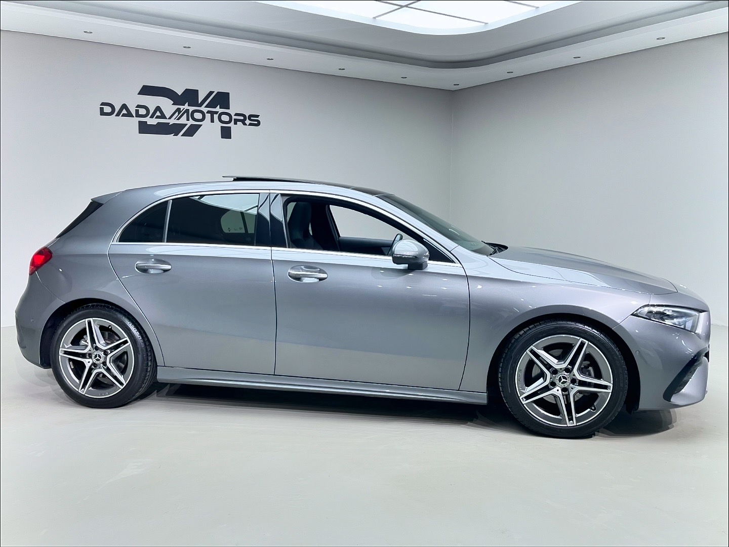 
								2025 Mercedes-Benz A-Class A200 Hatch AMG Line auto full									