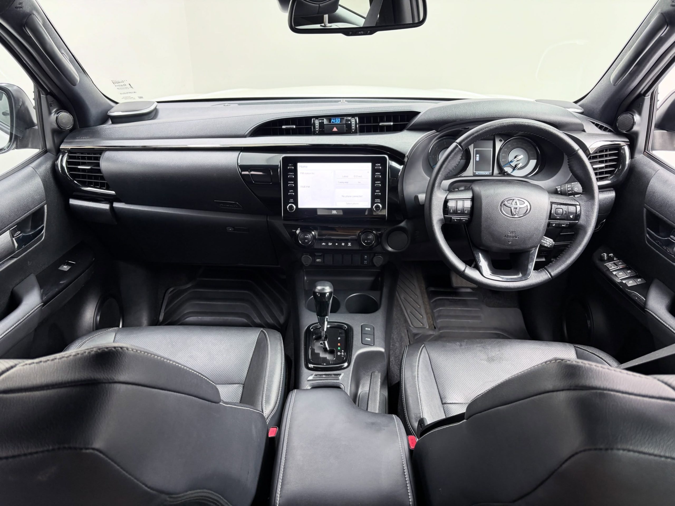 
								TOYOTA HILUX 2.8 GD-6 RB LEGEND 55 A/T P/U D/U full									
