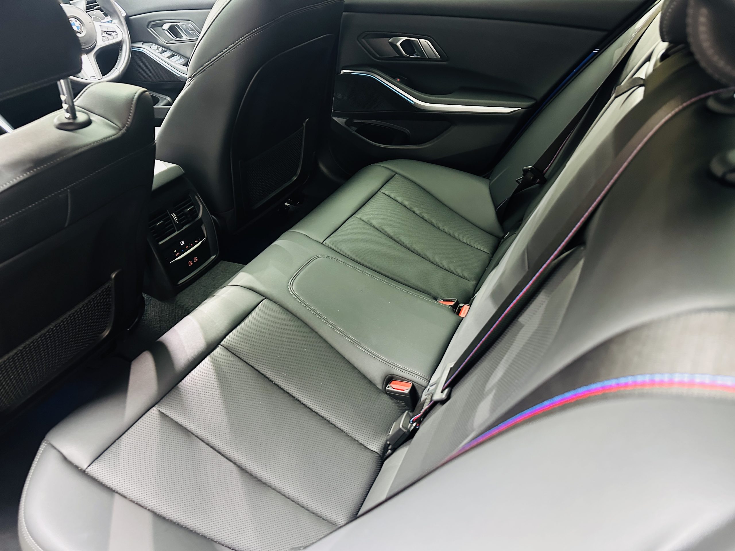 
								2023 BMW 3 Series 320d Mzansi Edition full									