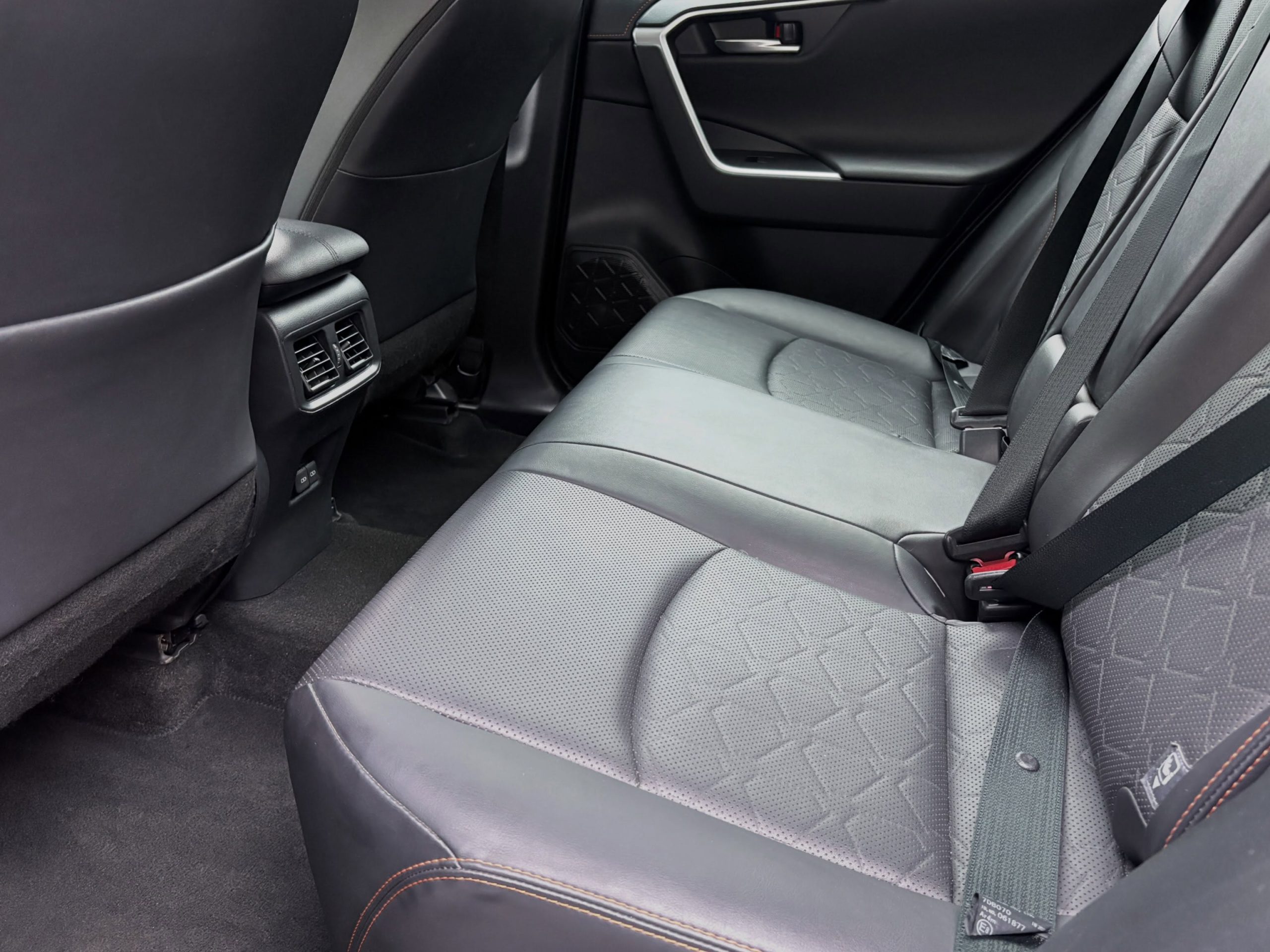 
								TOYOTA RAV4 2.0 GX CVT AWD full									