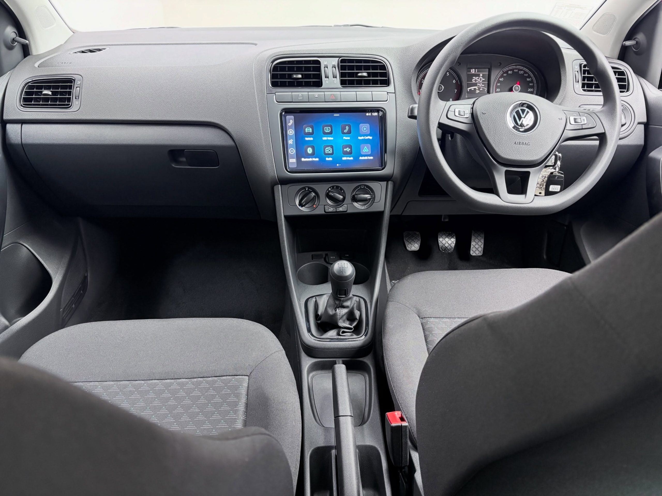 
								VOLKSWAGEN POLO VIVO 1.4 (5DR) full									