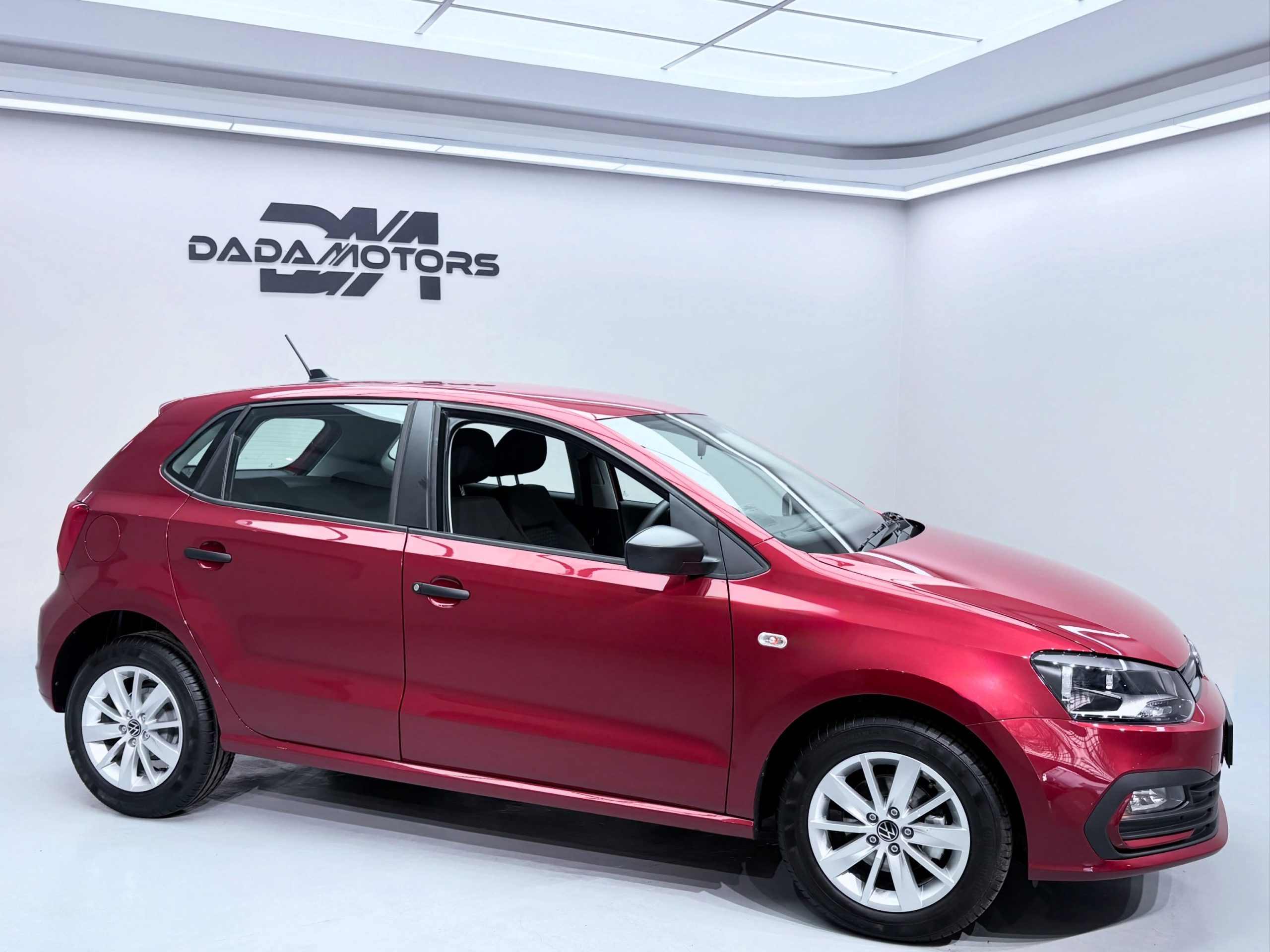 
								VOLKSWAGEN POLO VIVO 1.4 (5DR) full									