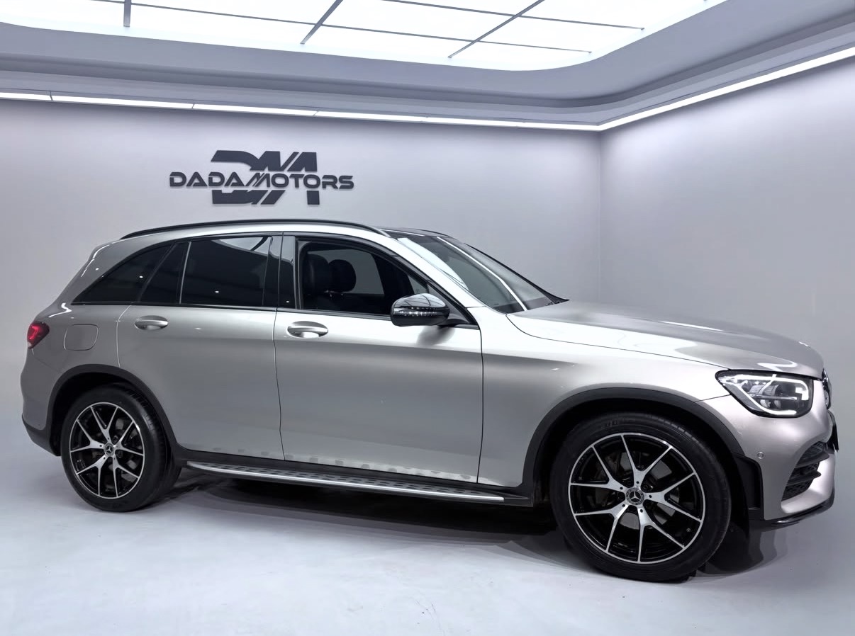 
								2021 Mercedes-Benz GLC GLC300d 4Matic AMG Line full									