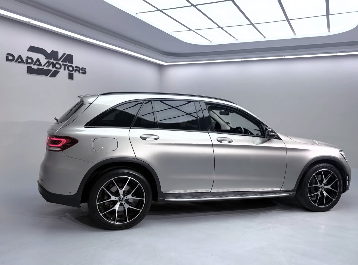 
								2021 Mercedes-Benz GLC GLC300d 4Matic AMG Line full									