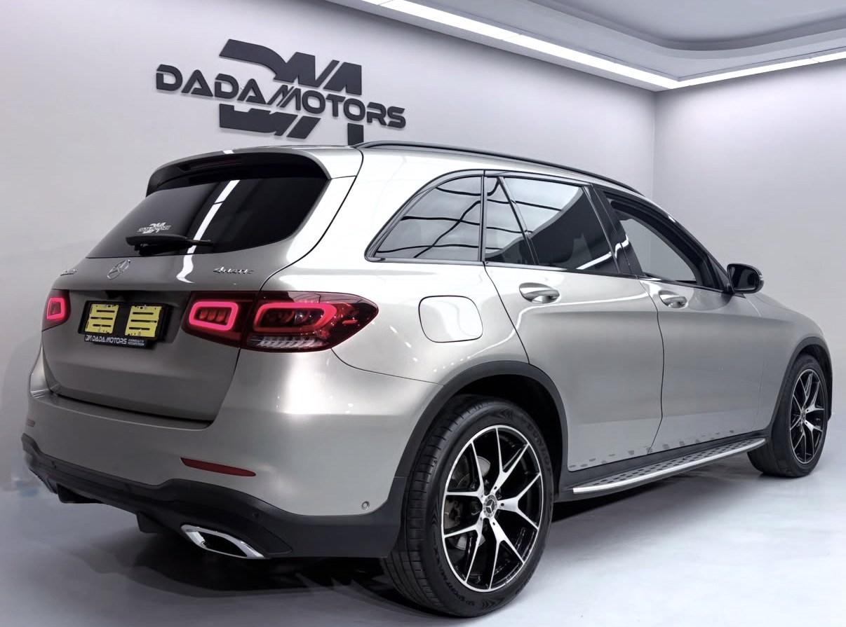
								2021 Mercedes-Benz GLC GLC300d 4Matic AMG Line full									