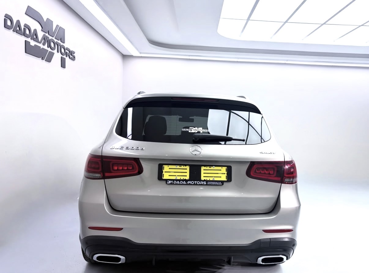 
								2021 Mercedes-Benz GLC GLC300d 4Matic AMG Line full									