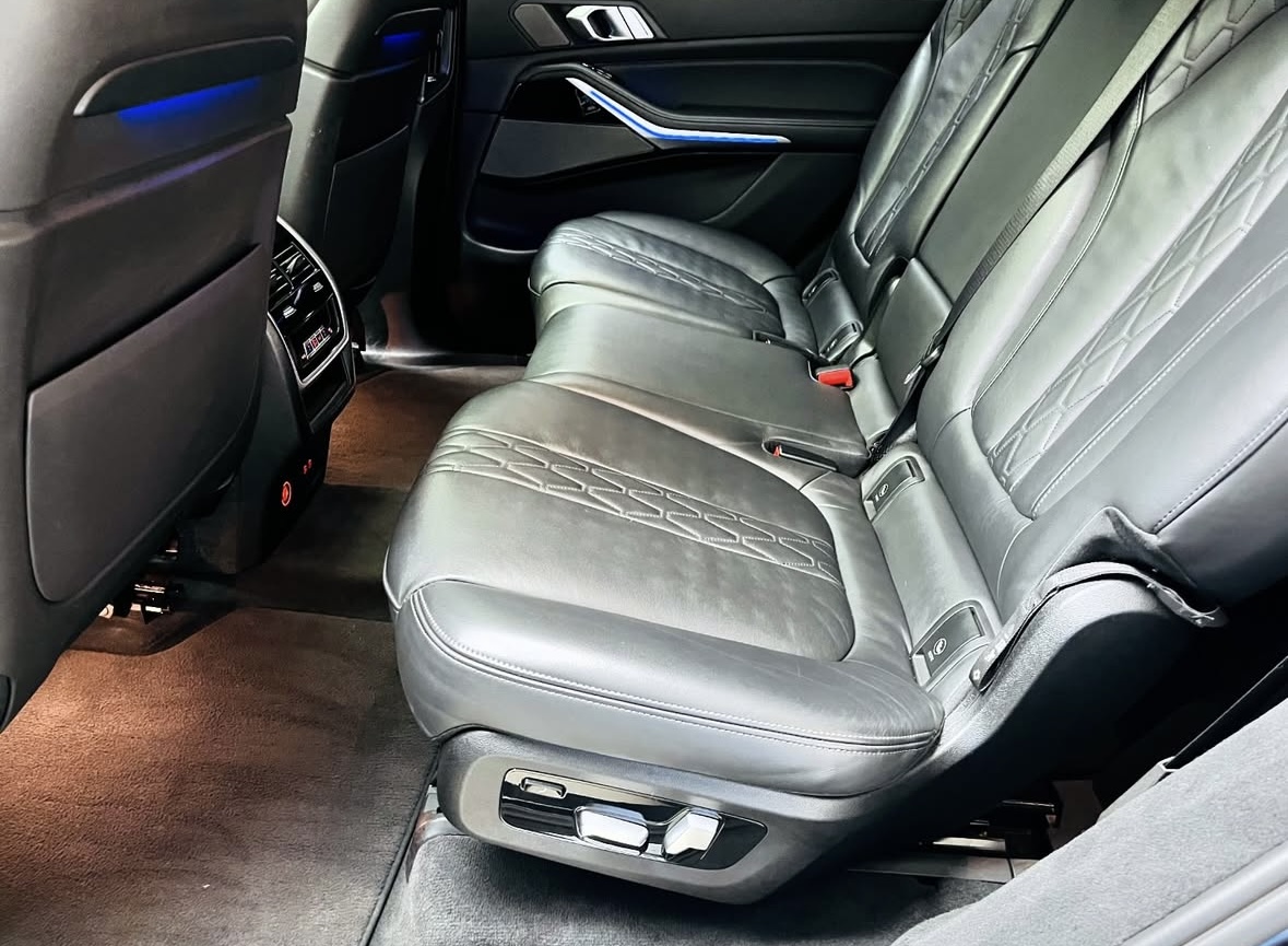 
								2021 BMW X7 xDrive30d M Sport full									