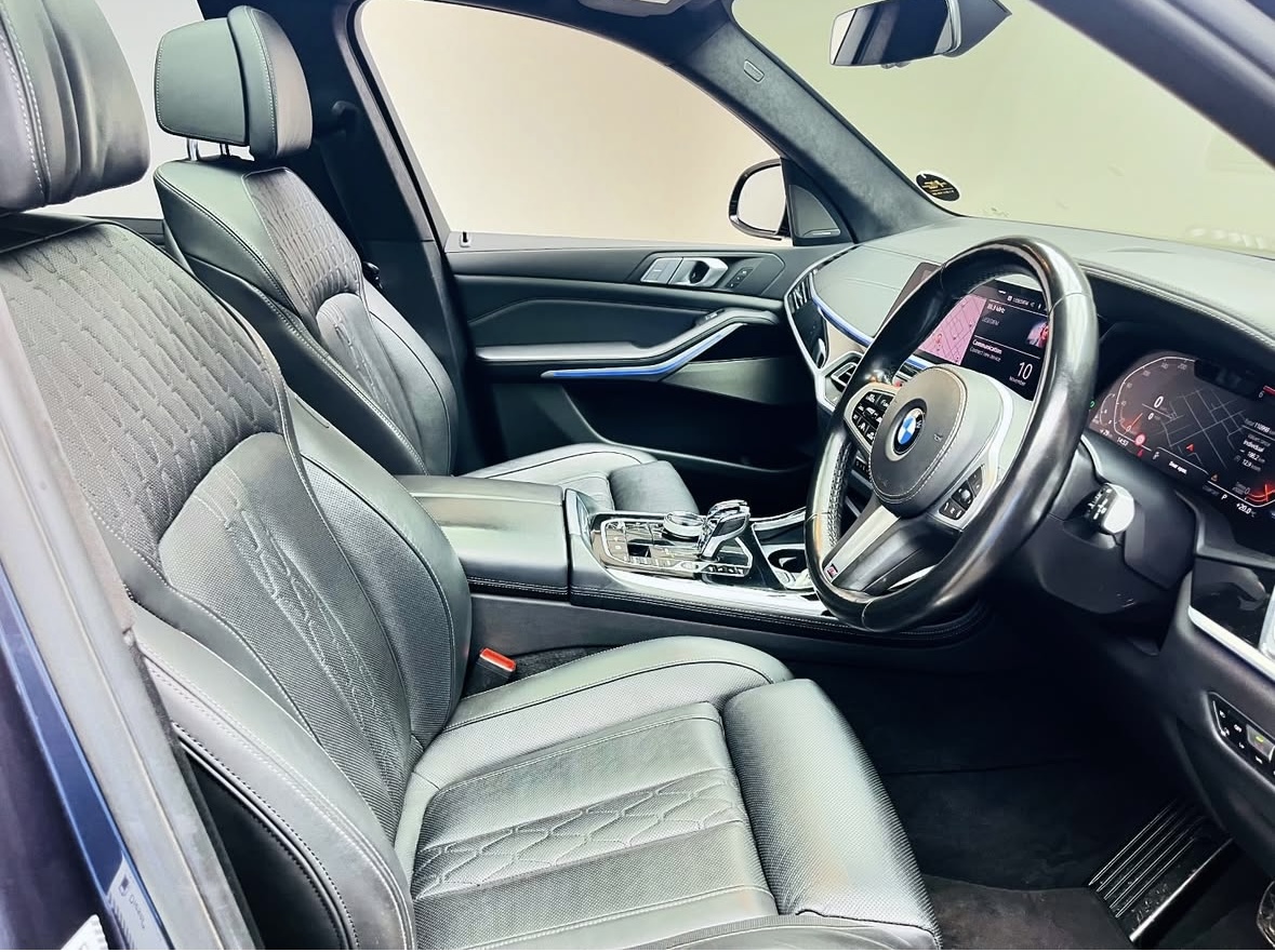 
								2021 BMW X7 xDrive30d M Sport full									