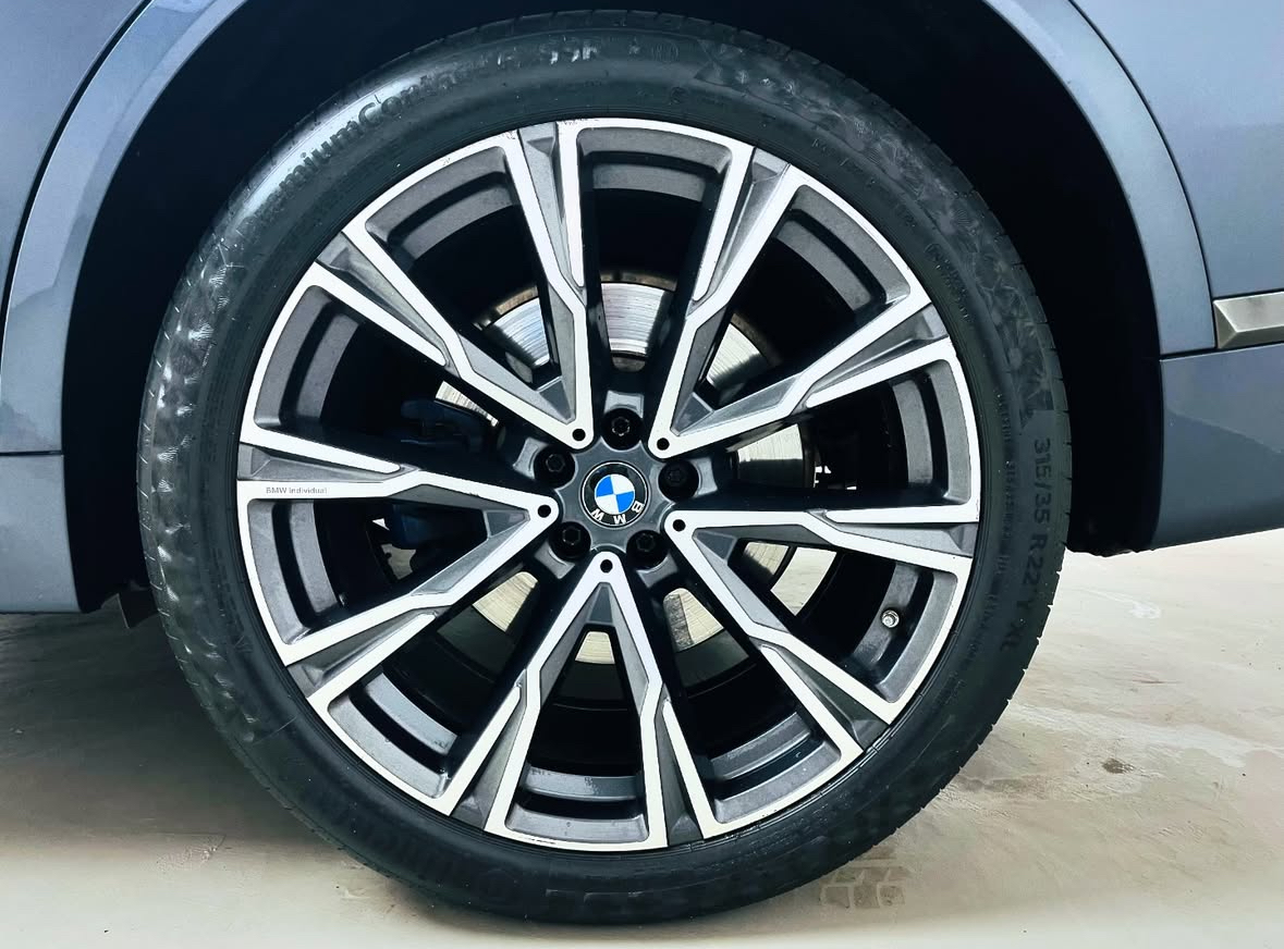 
								2021 BMW X7 xDrive30d M Sport full									