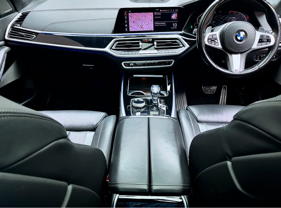
								2021 BMW X7 xDrive30d M Sport full									
