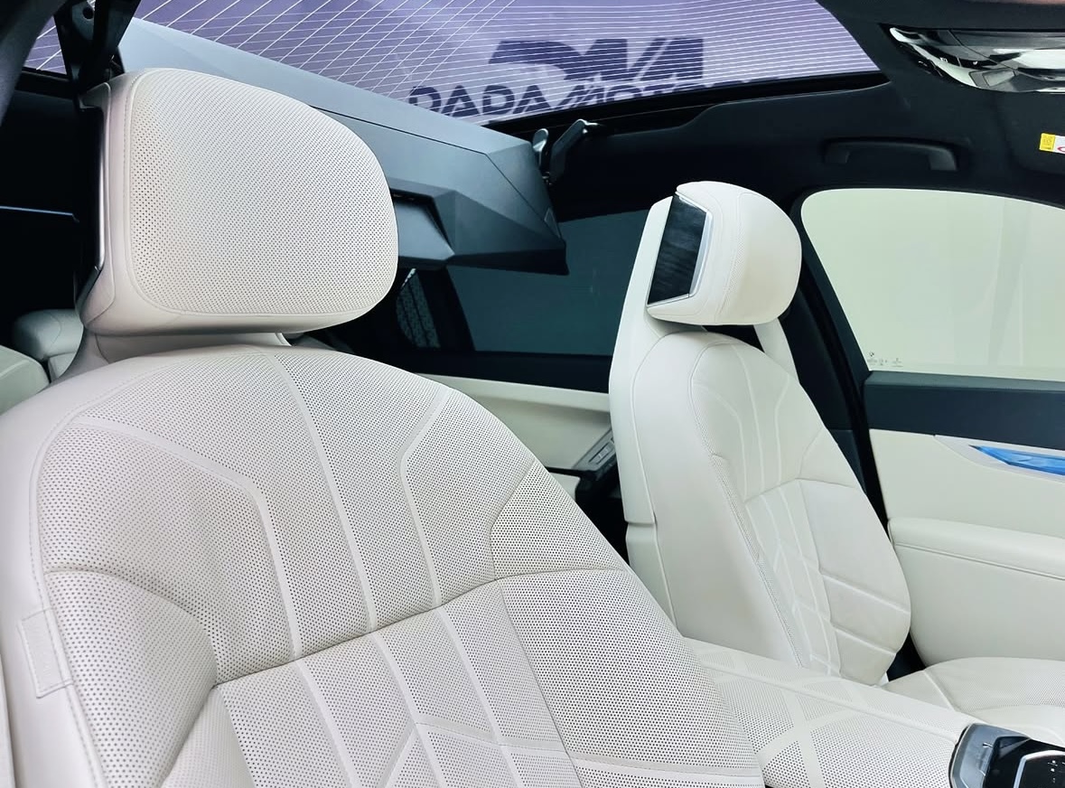 
								2022 BMW 7 Series 740i Design Pure Excellence full									