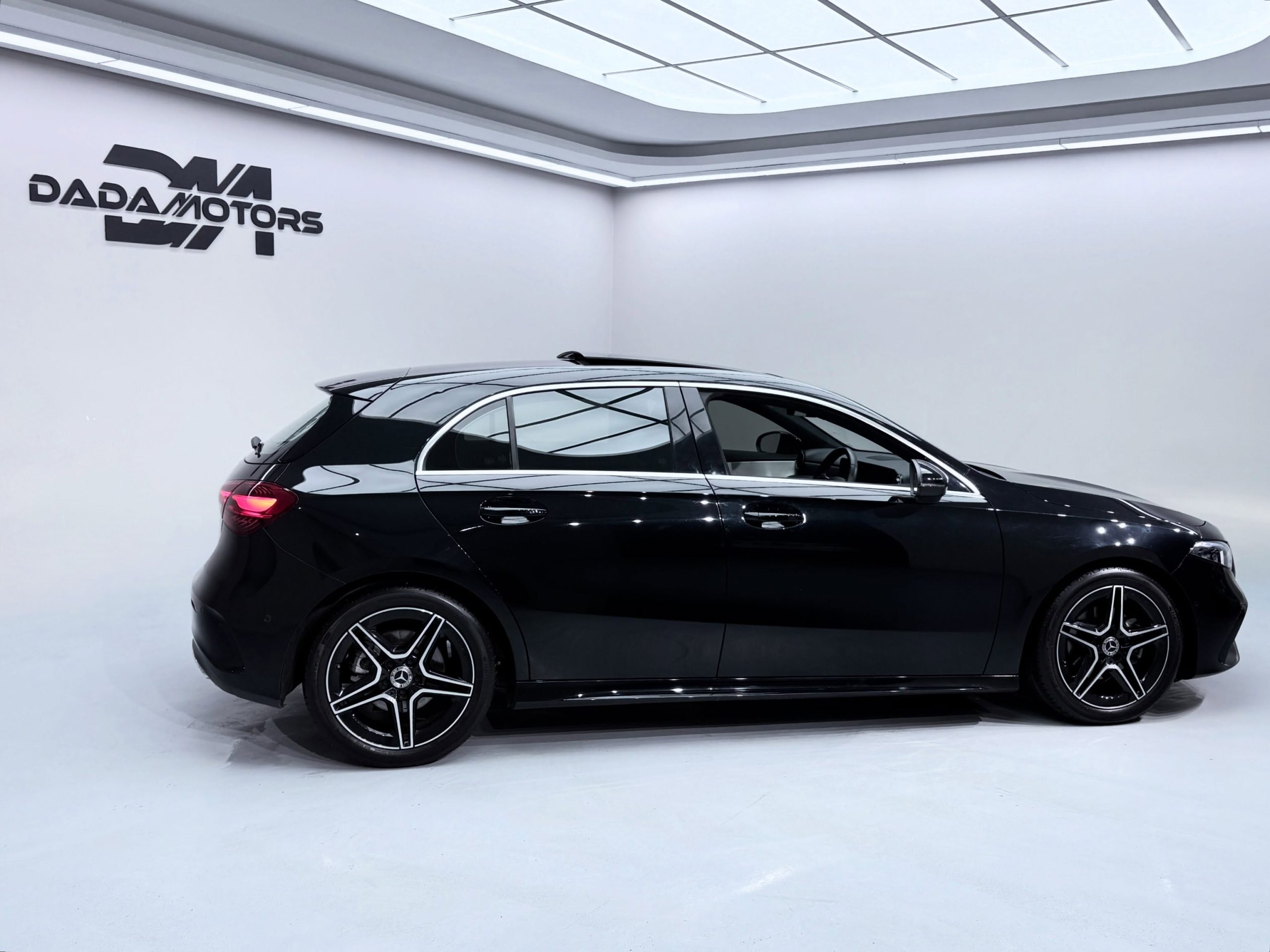 
								MERCEDES-BENZ A200 AMG AUTO full									
