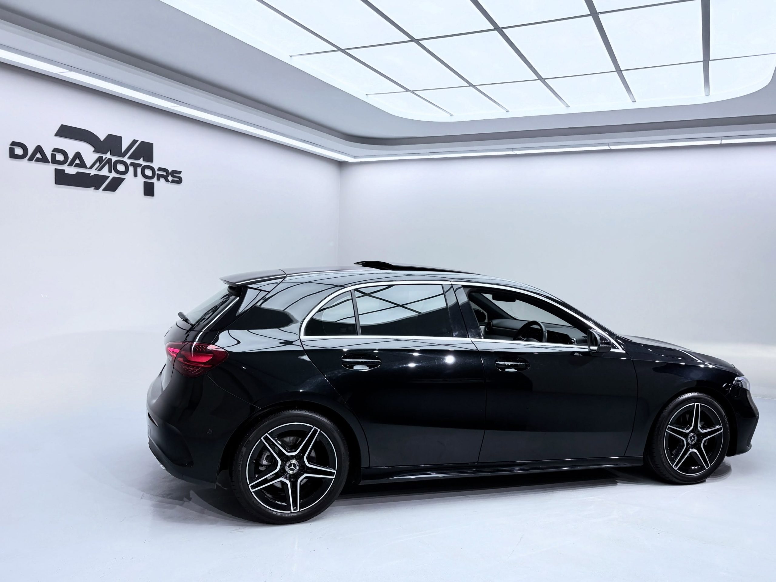 
								MERCEDES-BENZ A200 AMG AUTO full									