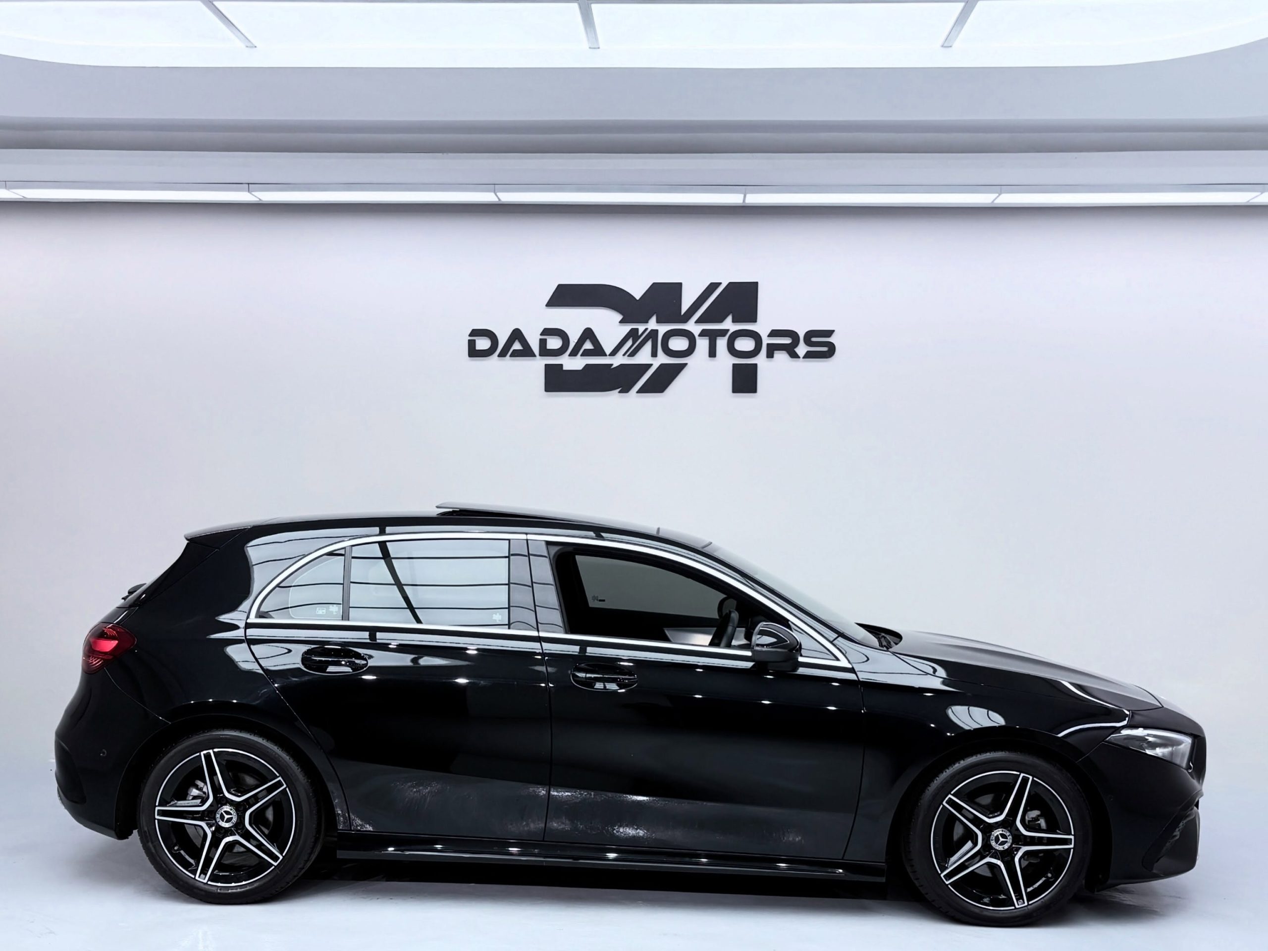 
								MERCEDES-BENZ A200 AMG AUTO full									