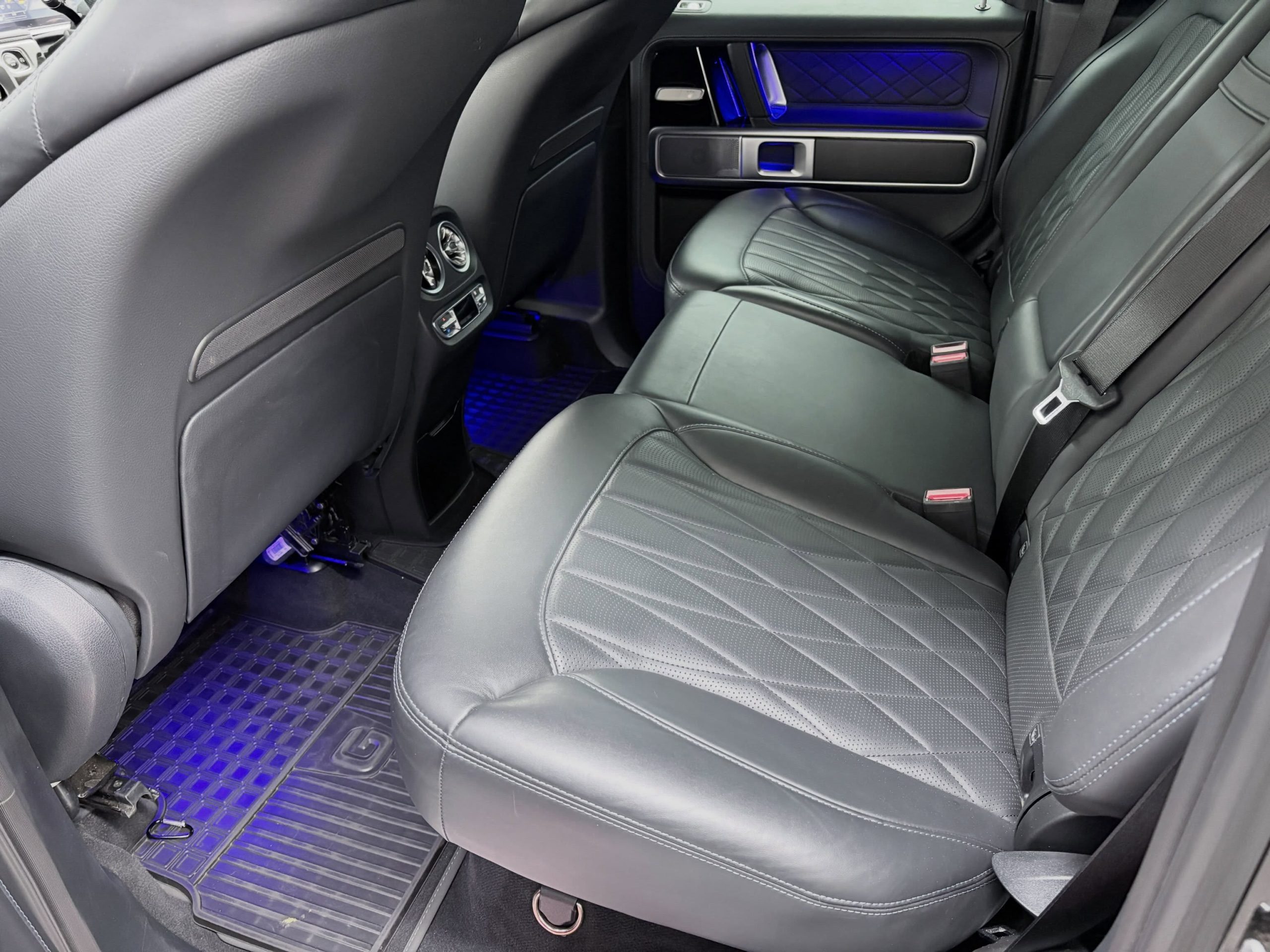 
								MERCEDES-BENZ G400d AUTO full									