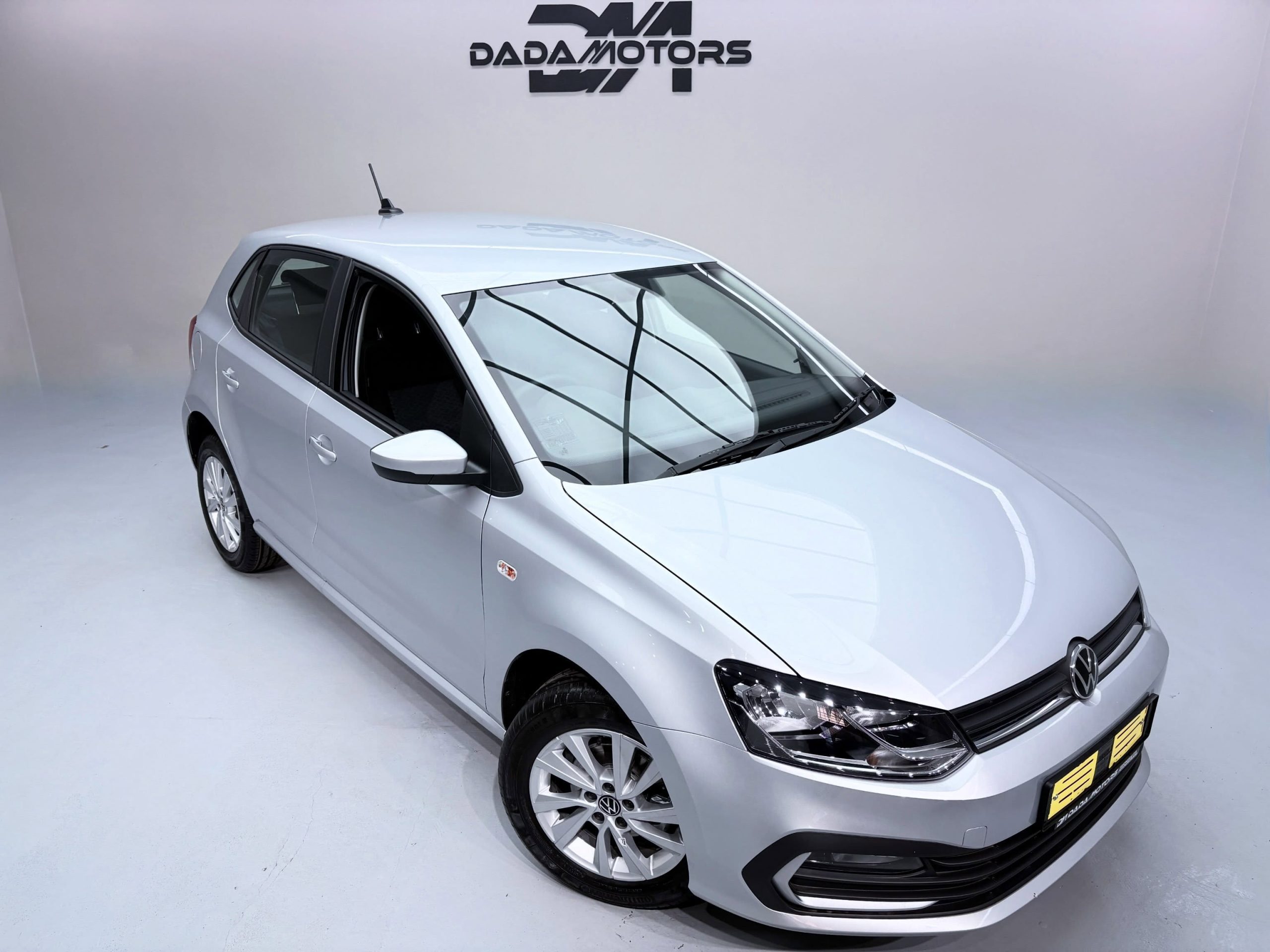 
								VOLKSWAGEN POLO VIVO 1.6 LIFE TIP (5DR) full									