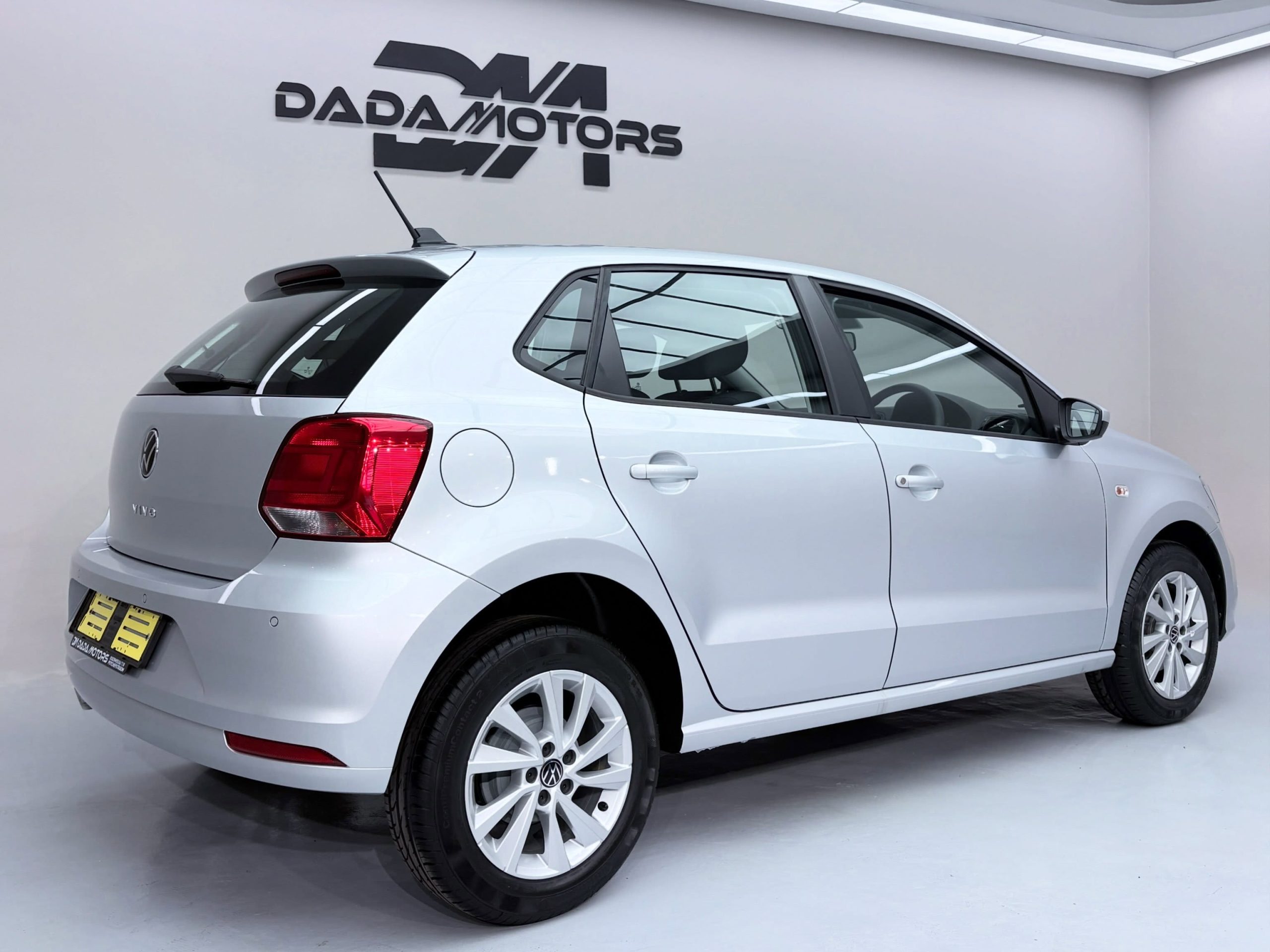 
								VOLKSWAGEN POLO VIVO 1.6 LIFE TIP (5DR) full									
