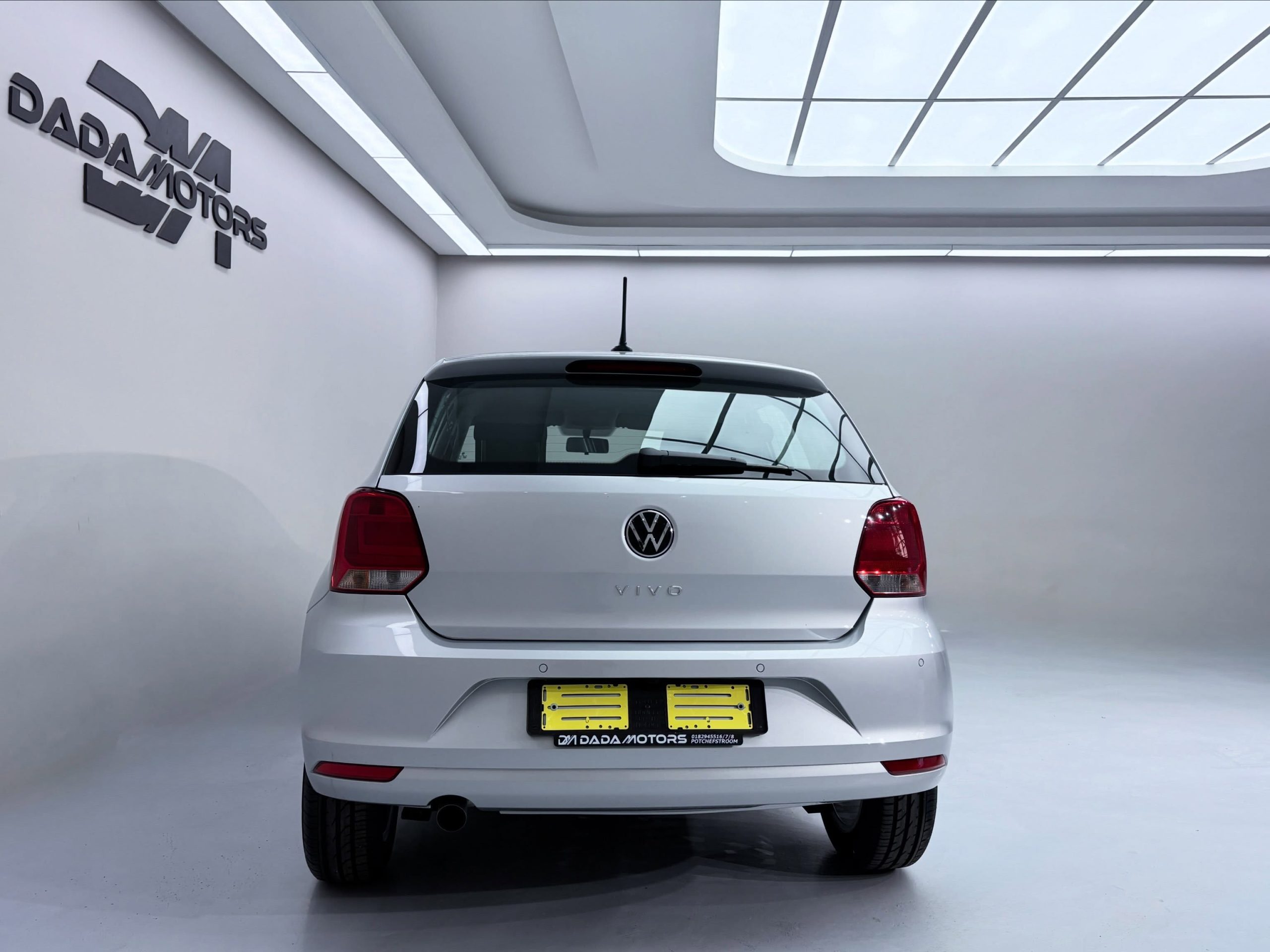 
								VOLKSWAGEN POLO VIVO 1.6 LIFE TIP (5DR) full									