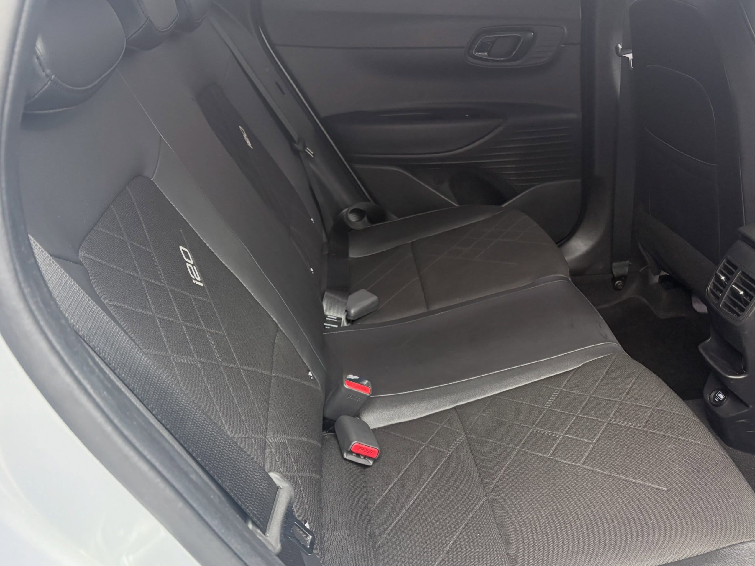 
								HYUNDAI I20 1.4 PREMIUM AUTO full									