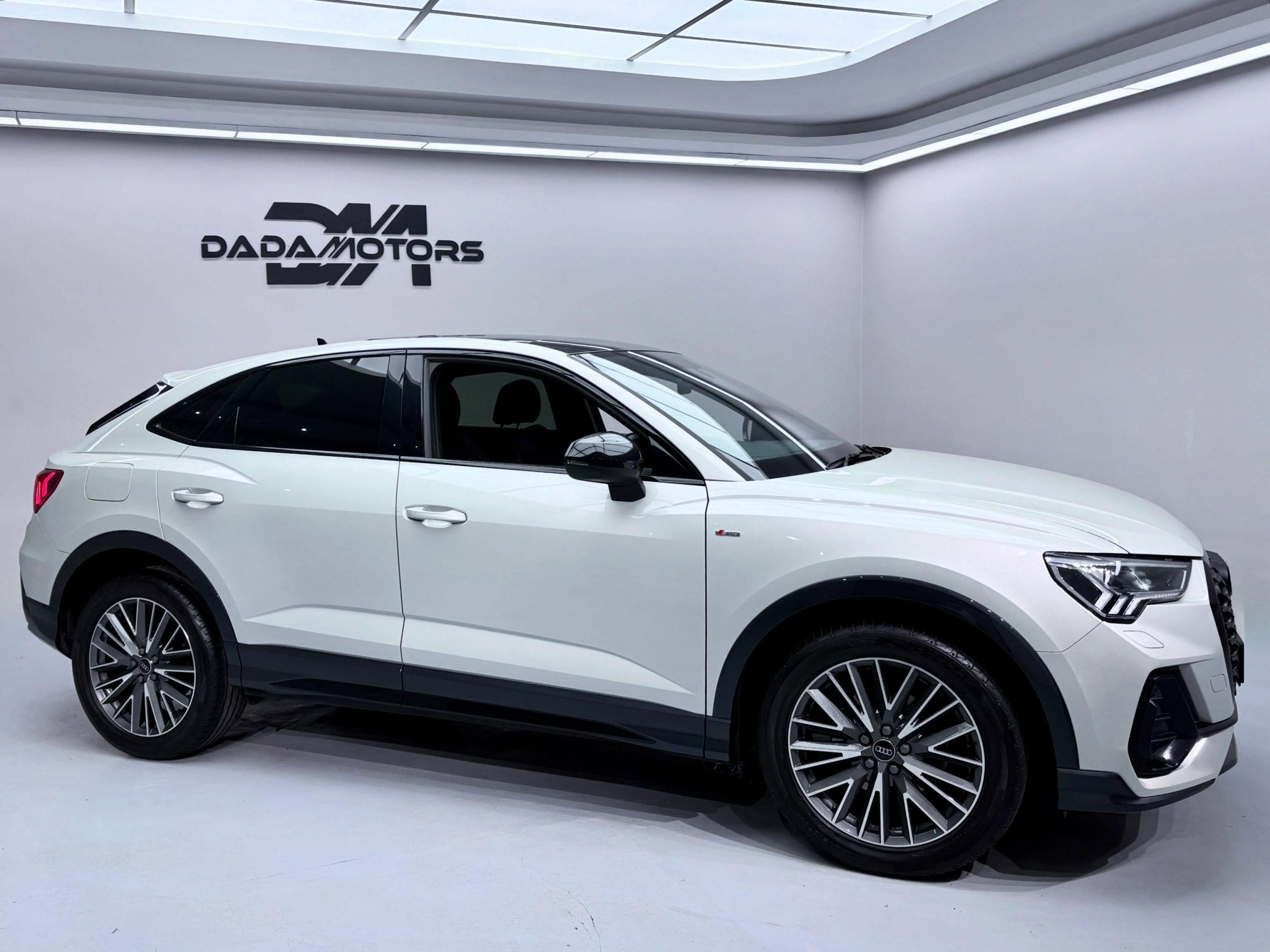 AUDI 35 TFSI S LINE S-TRONIC