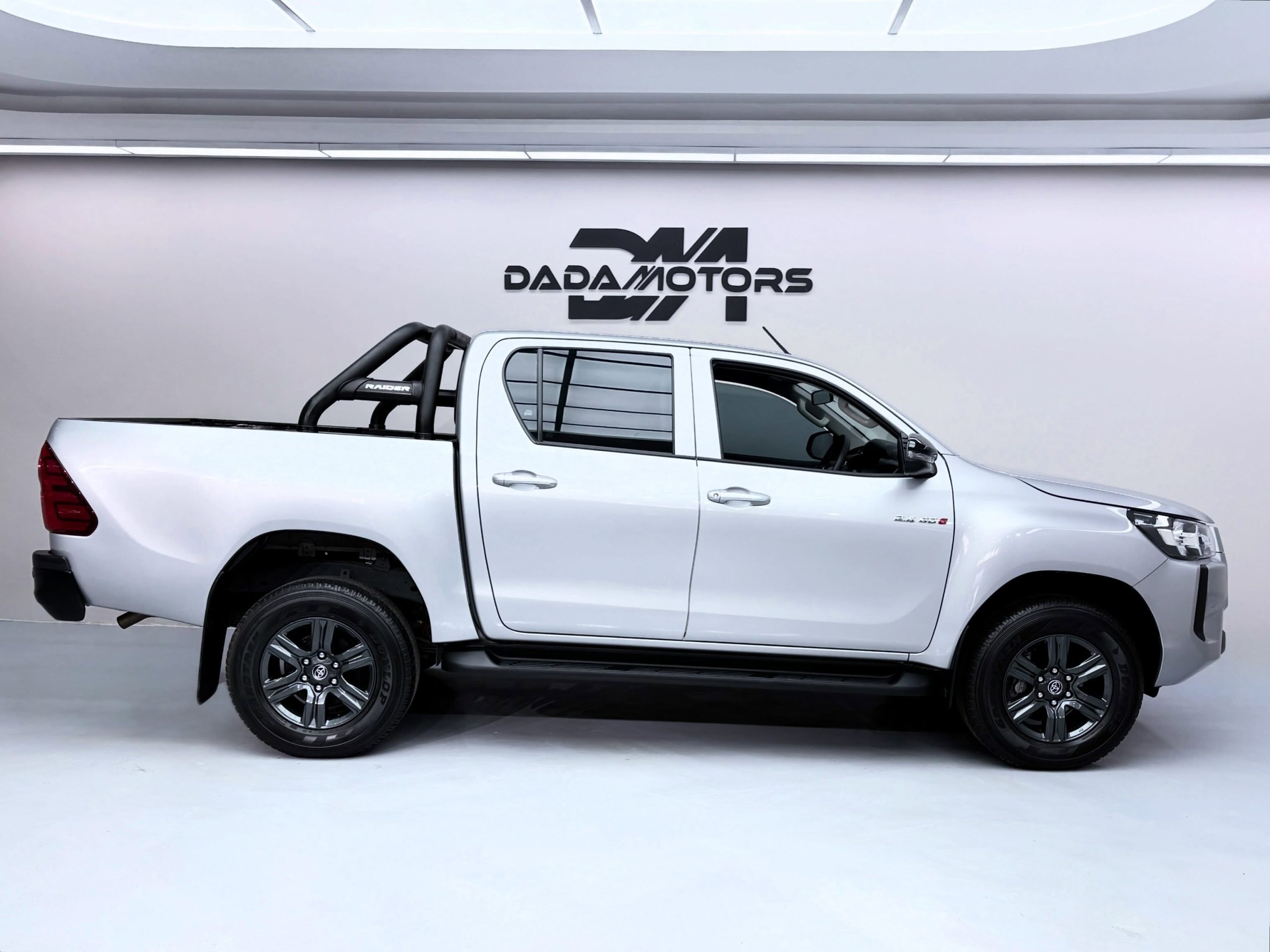 TOYOTA HILUX 2.4 GD-6 RB RAIDER A/T P/U D/U