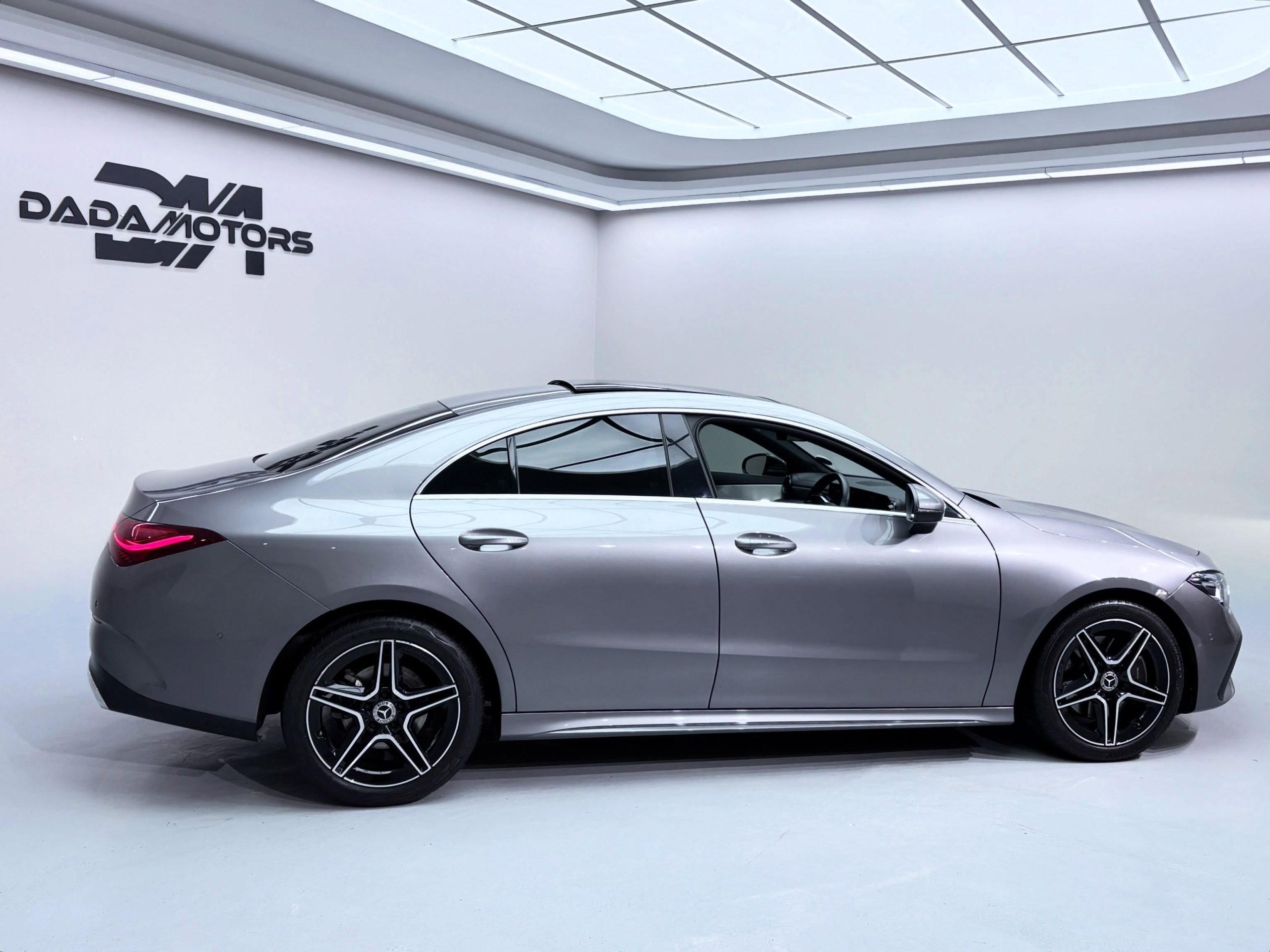MERCEDES-BENZ CLA 220D AUTO