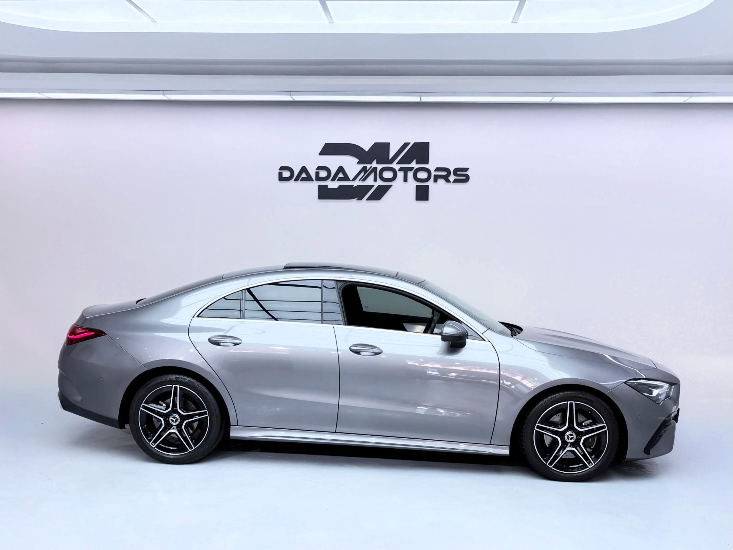 
								MERCEDES-BENZ CLA 220D AUTO full									