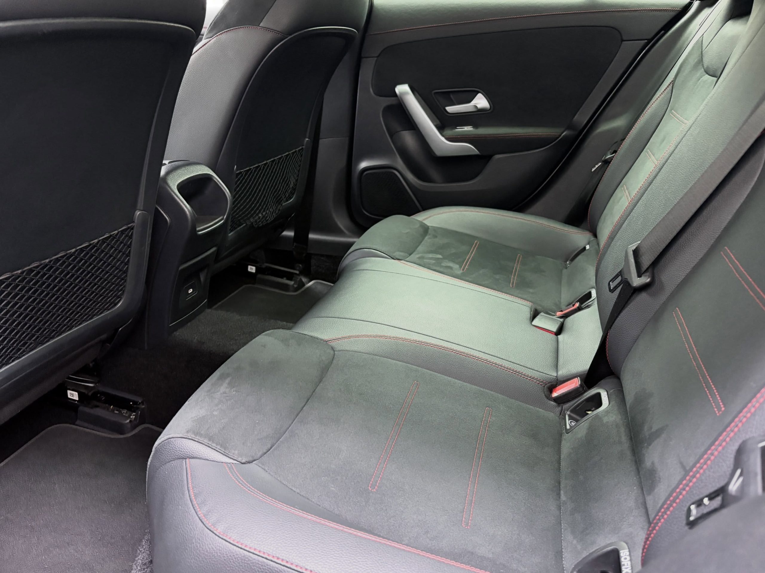 
								MERCEDES-BENZ CLA 220D AUTO full									