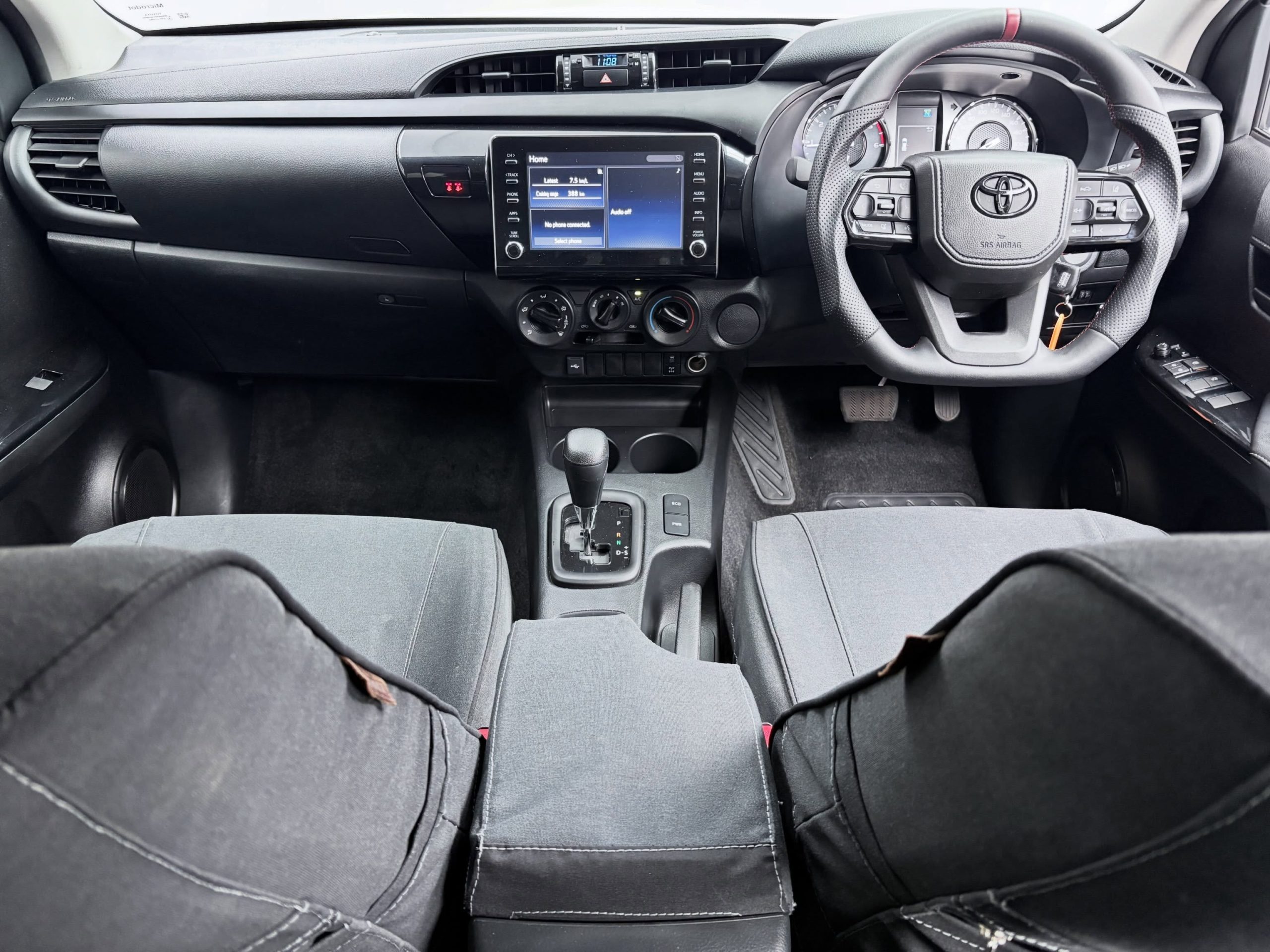 
								TOYOTA HULIX 2.4 GD-6 RB RAIDER A/T P/U D/U full									