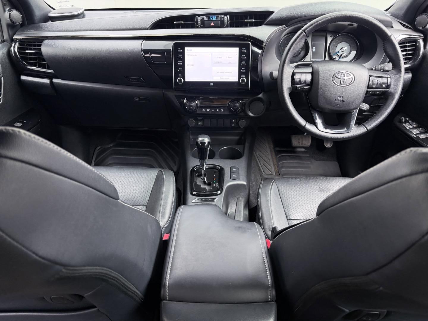 
								ToyotaHilux2.8GD-6 Double Cab Legend 55 full									