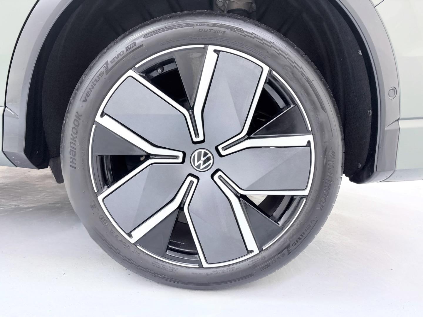 
								VolkswagenTiguan2.0TDI R-Line 4Motion full									