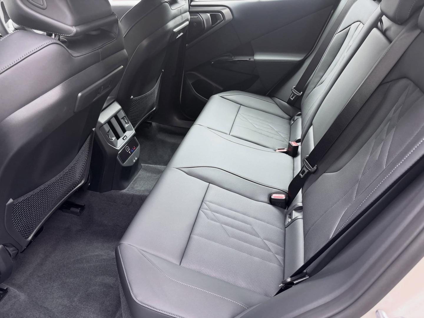 
								BMWX320d xDrive M Sport full									