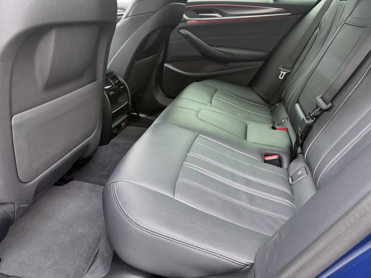 
								BMW5 Series520d M Sport full									