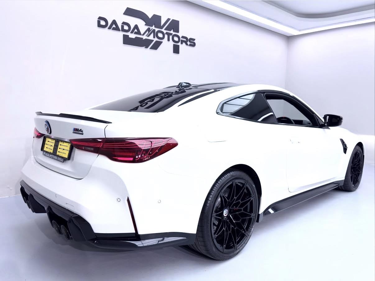 
								BMWM4Competition Coupe M xDrive full									
