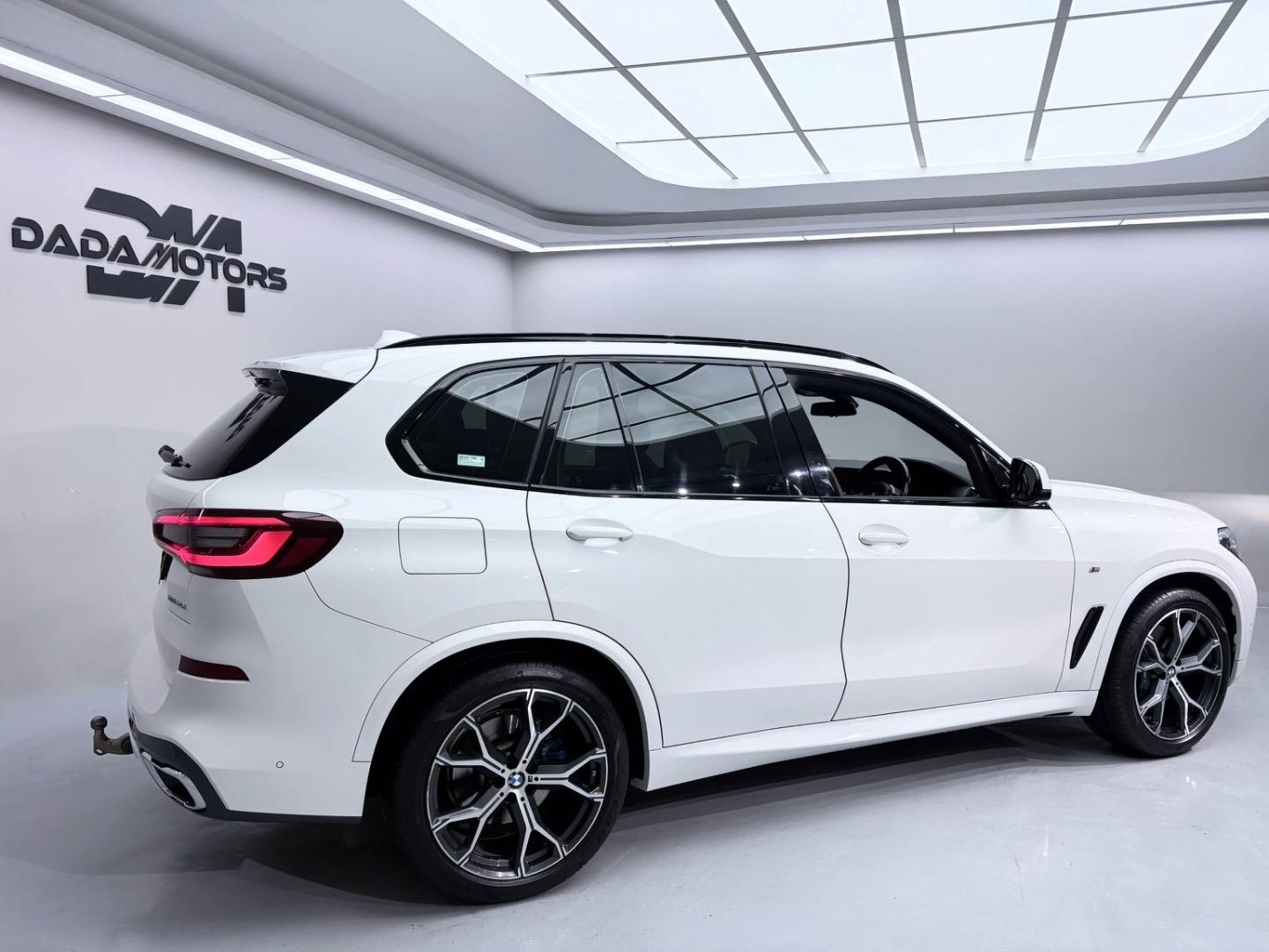 
								BMWX5xDrive30d M Sport full									