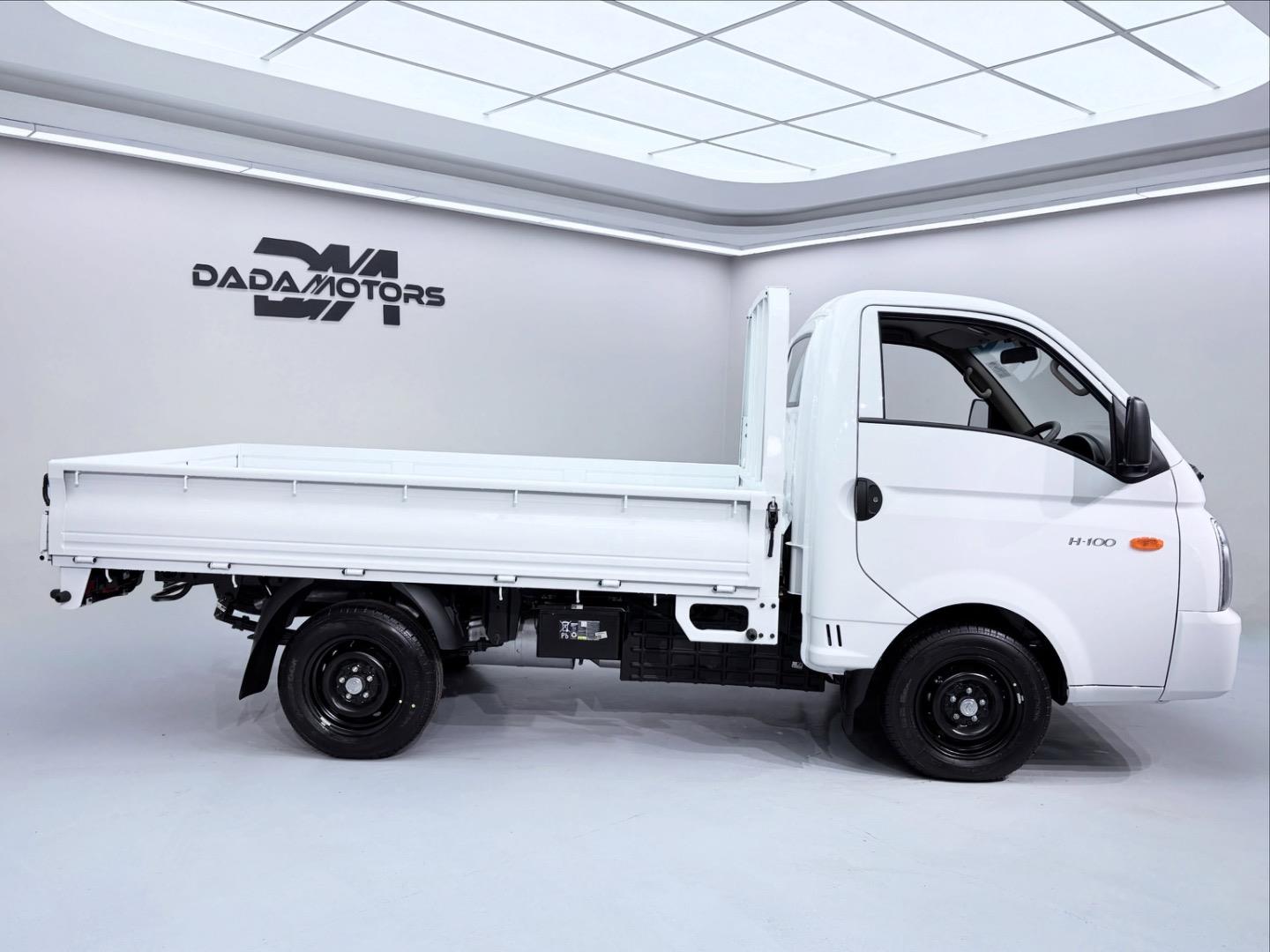 HyundaiH-100Bakkie 2.6D Deck (Aircon)