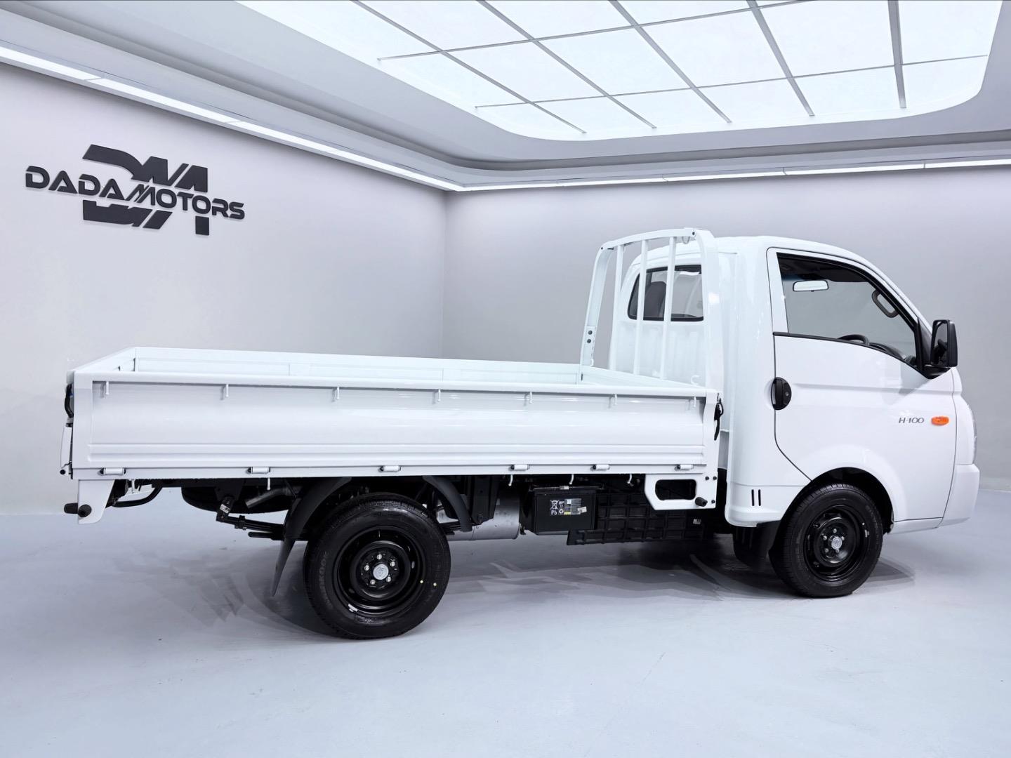 
								HyundaiH-100Bakkie 2.6D Deck (Aircon) full									