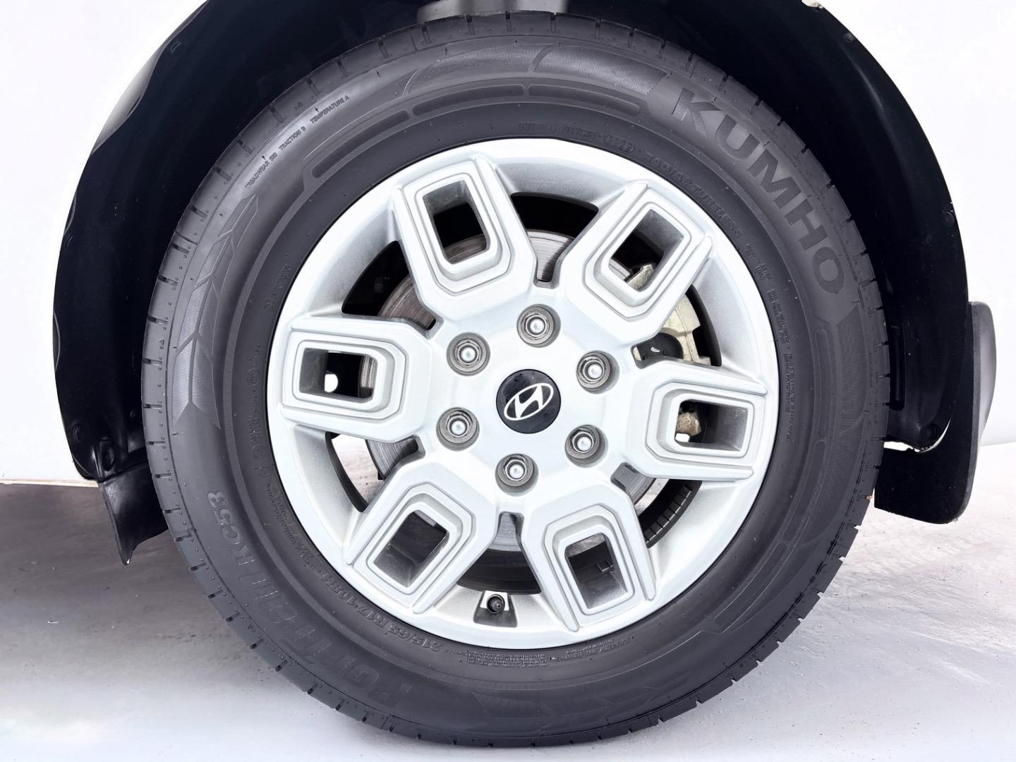 
								HyundaiStaria2.2D Executive 9-Seater full									