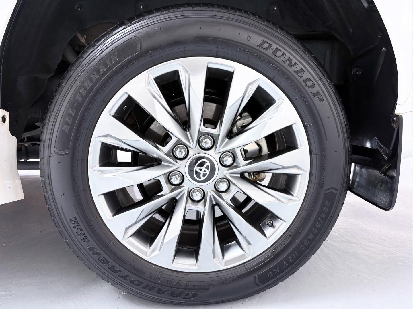 
								ToyotaLand Cruiser 3003.3D ZX full									