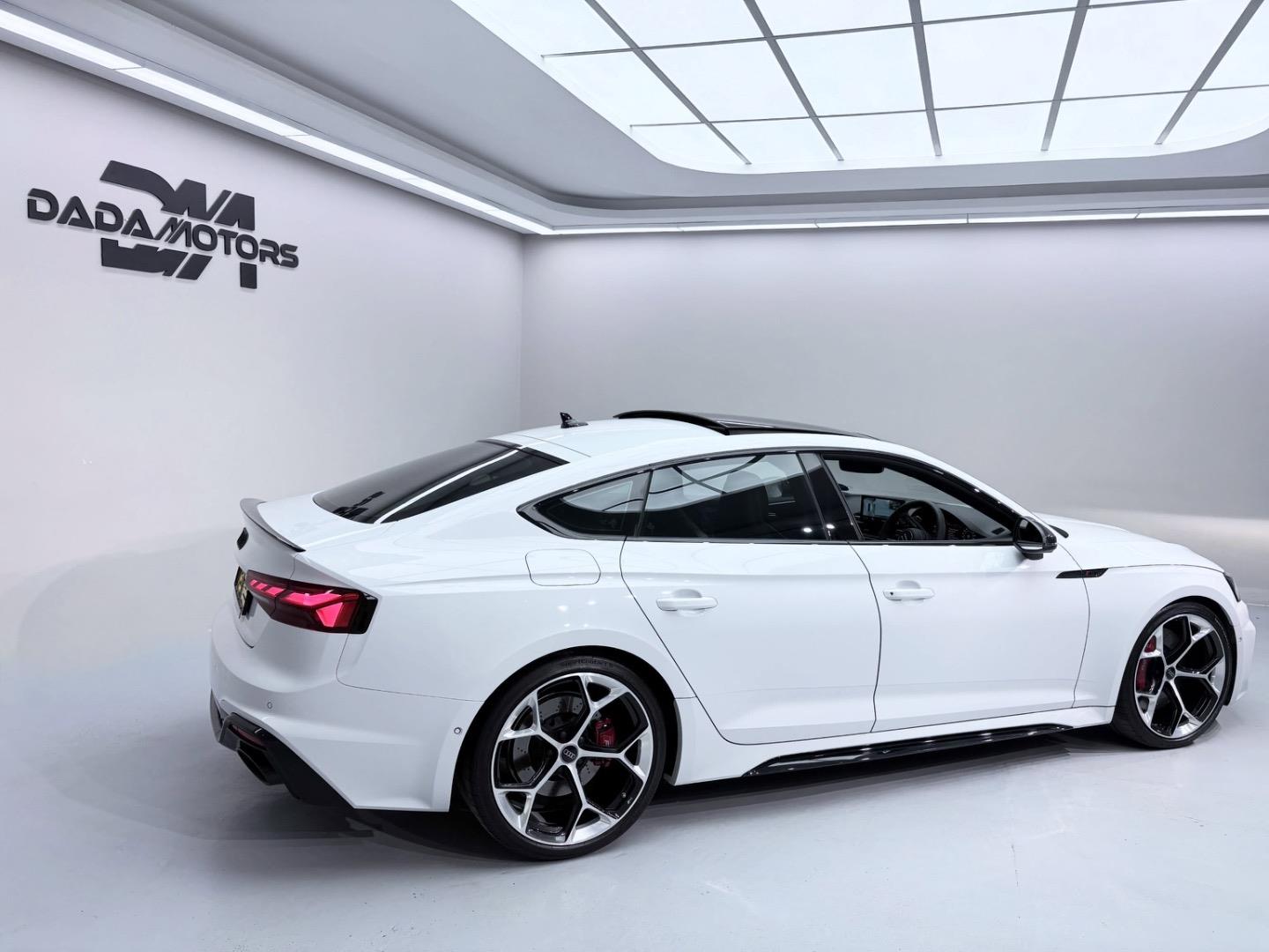 
								AudiRS5Sportback Quattro full									