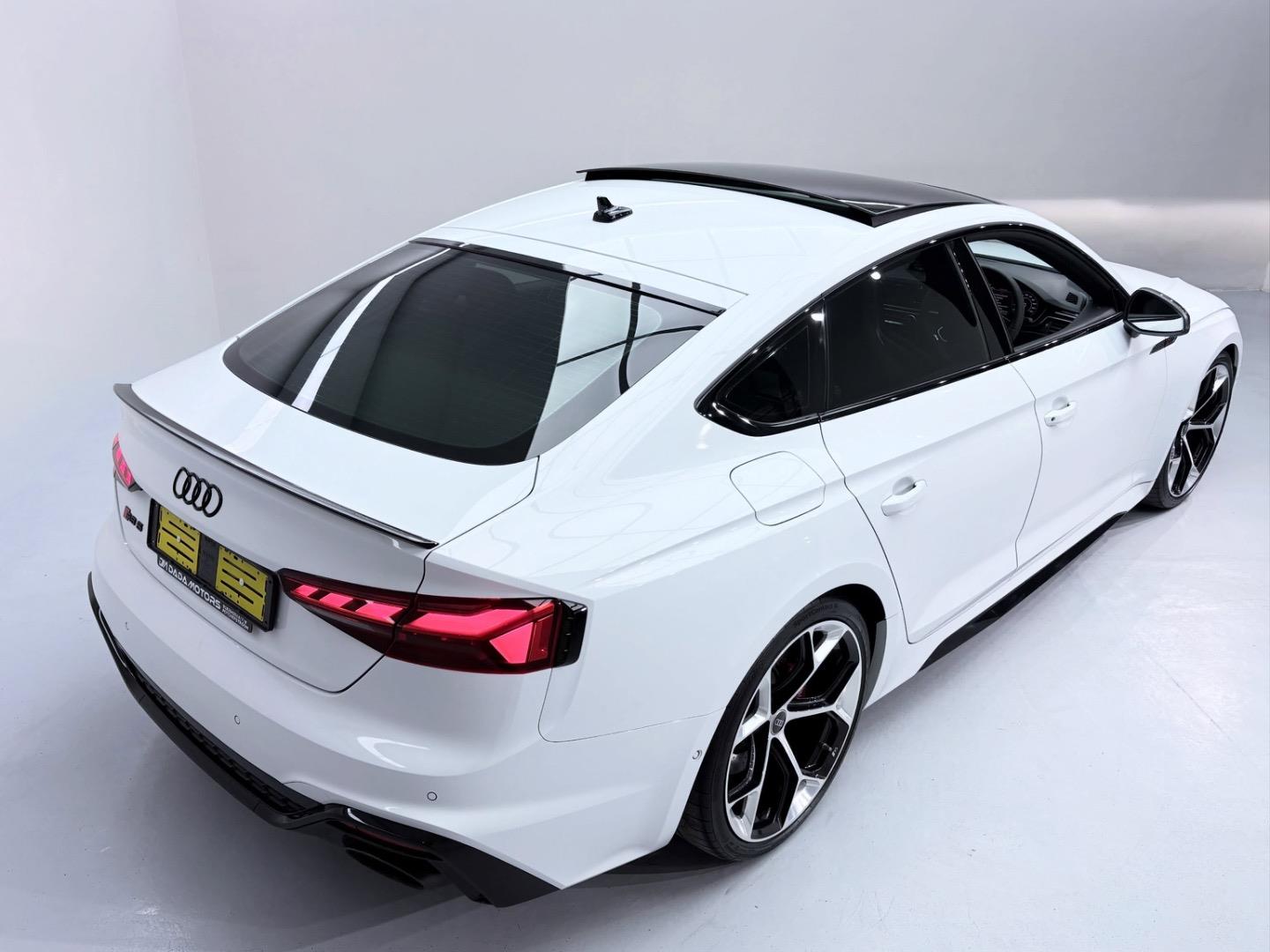 
								AudiRS5Sportback Quattro full									