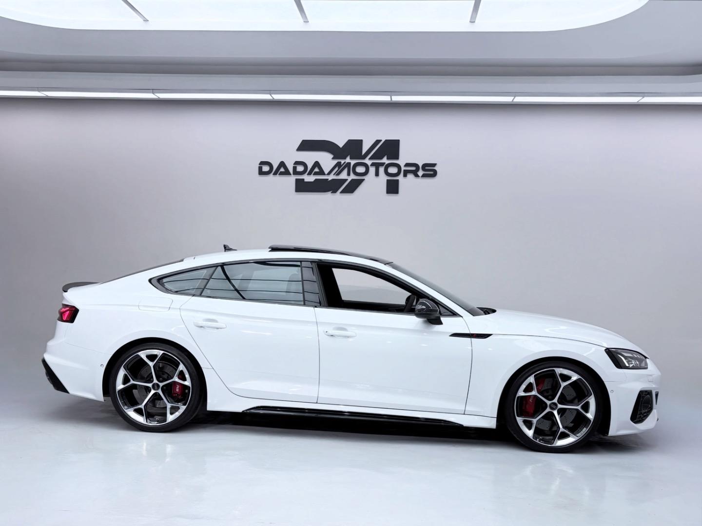 
								AudiRS5Sportback Quattro full									