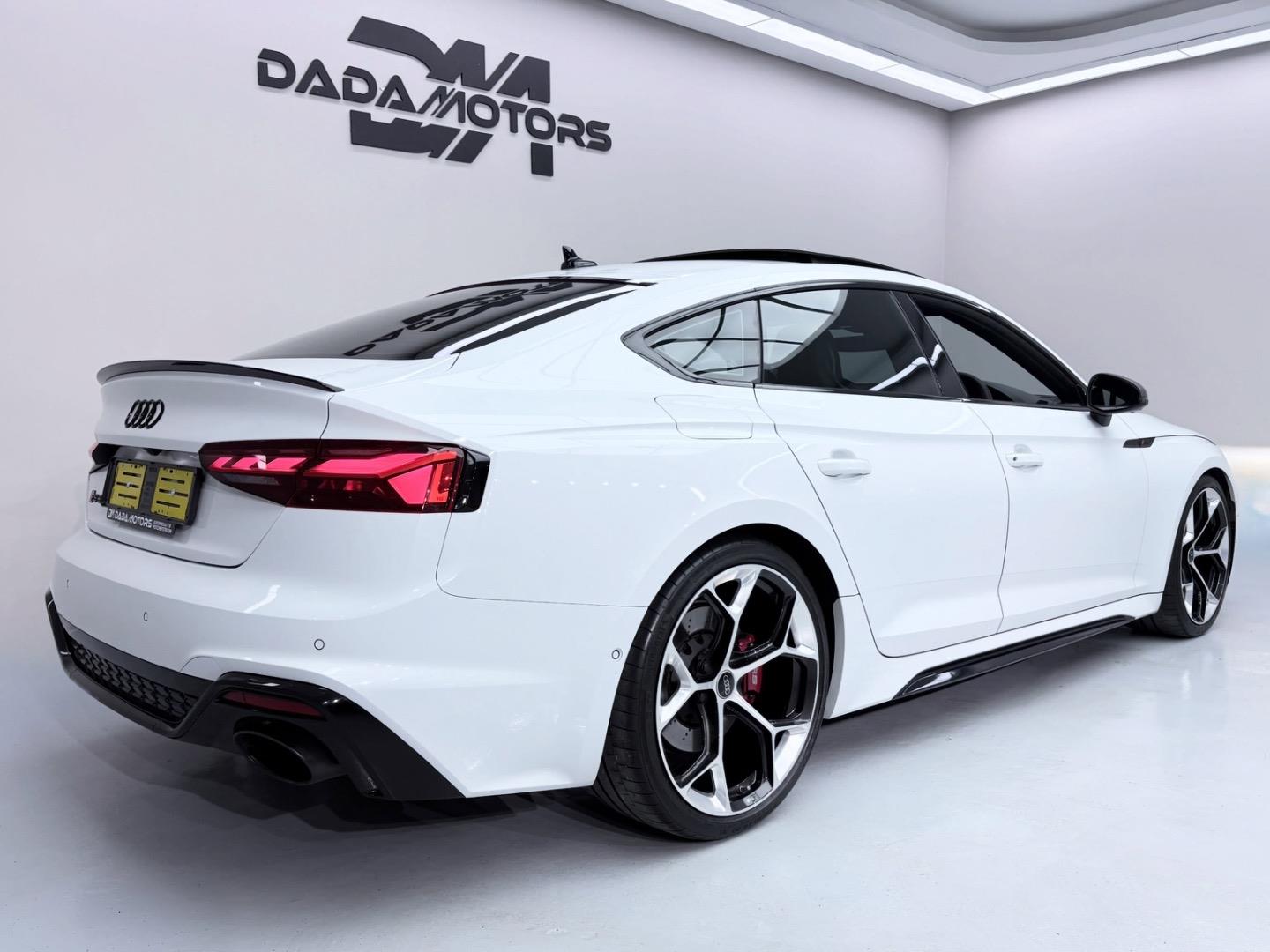 
								AudiRS5Sportback Quattro full									