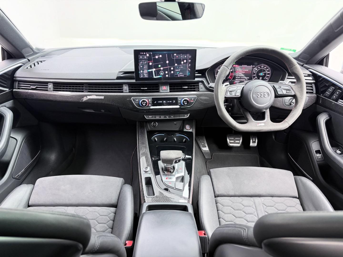 
								AudiRS5Sportback Quattro full									