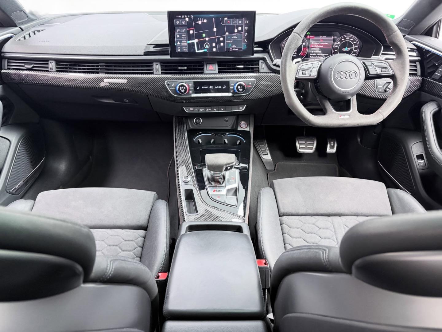 
								AudiRS5Sportback Quattro full									