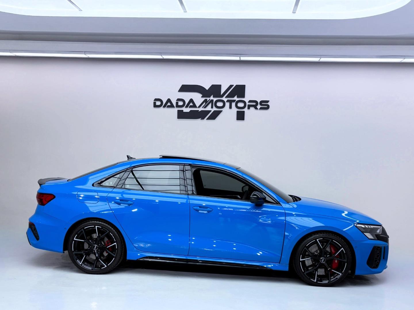 
								AudiRS3Sedan Quattro full									