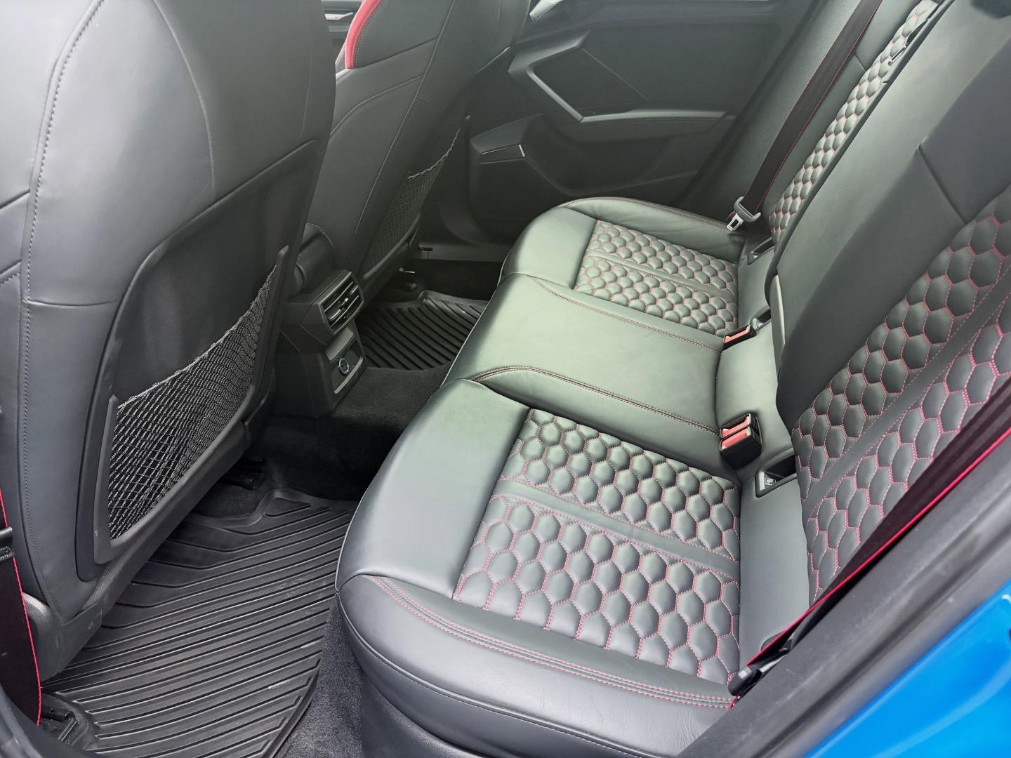 
								AudiRS3Sedan Quattro full									