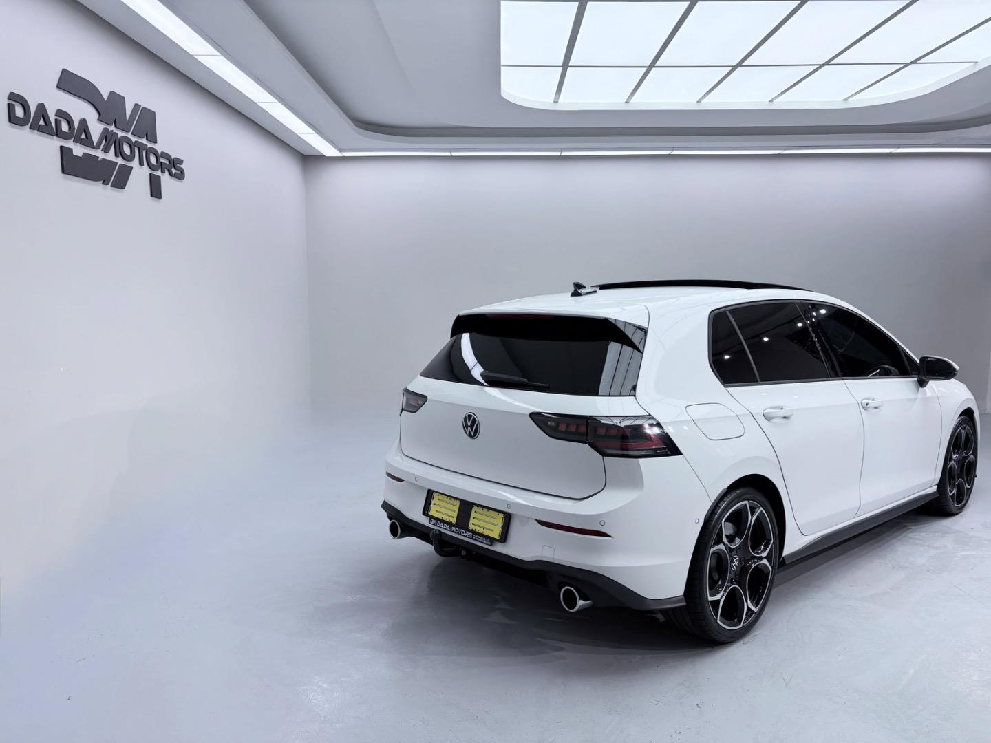 
								VolkswagenGolfGTI full									