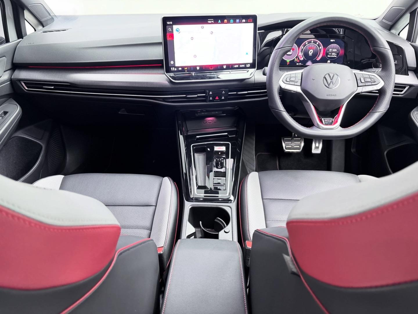 
								VolkswagenGolfGTI full									
