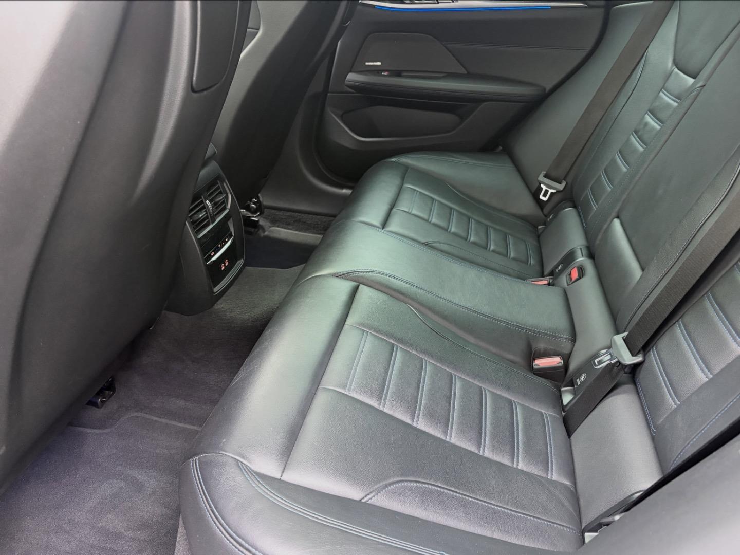
								BMW4 SeriesM440i xDrive Gran Coupe full									